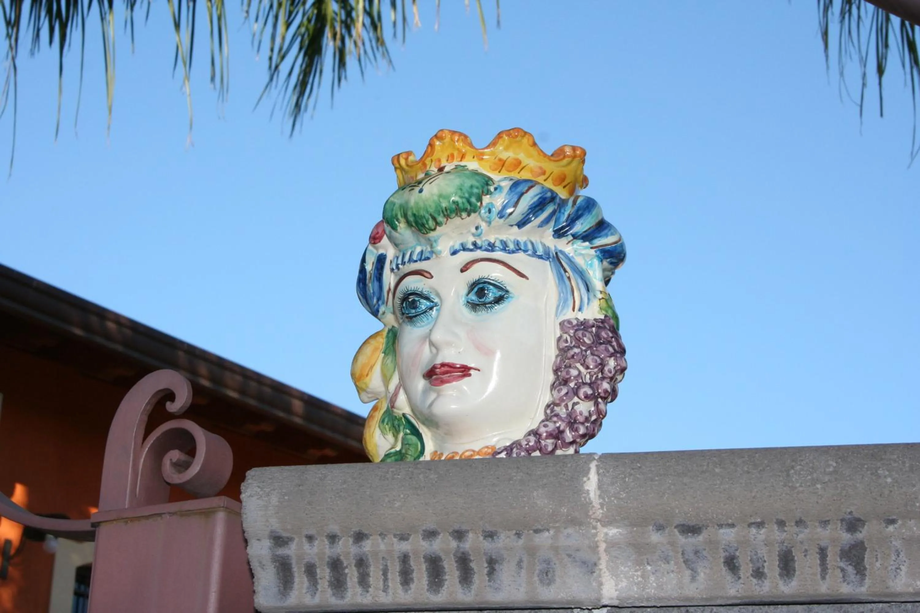 Decorative detail in Borgo Barone