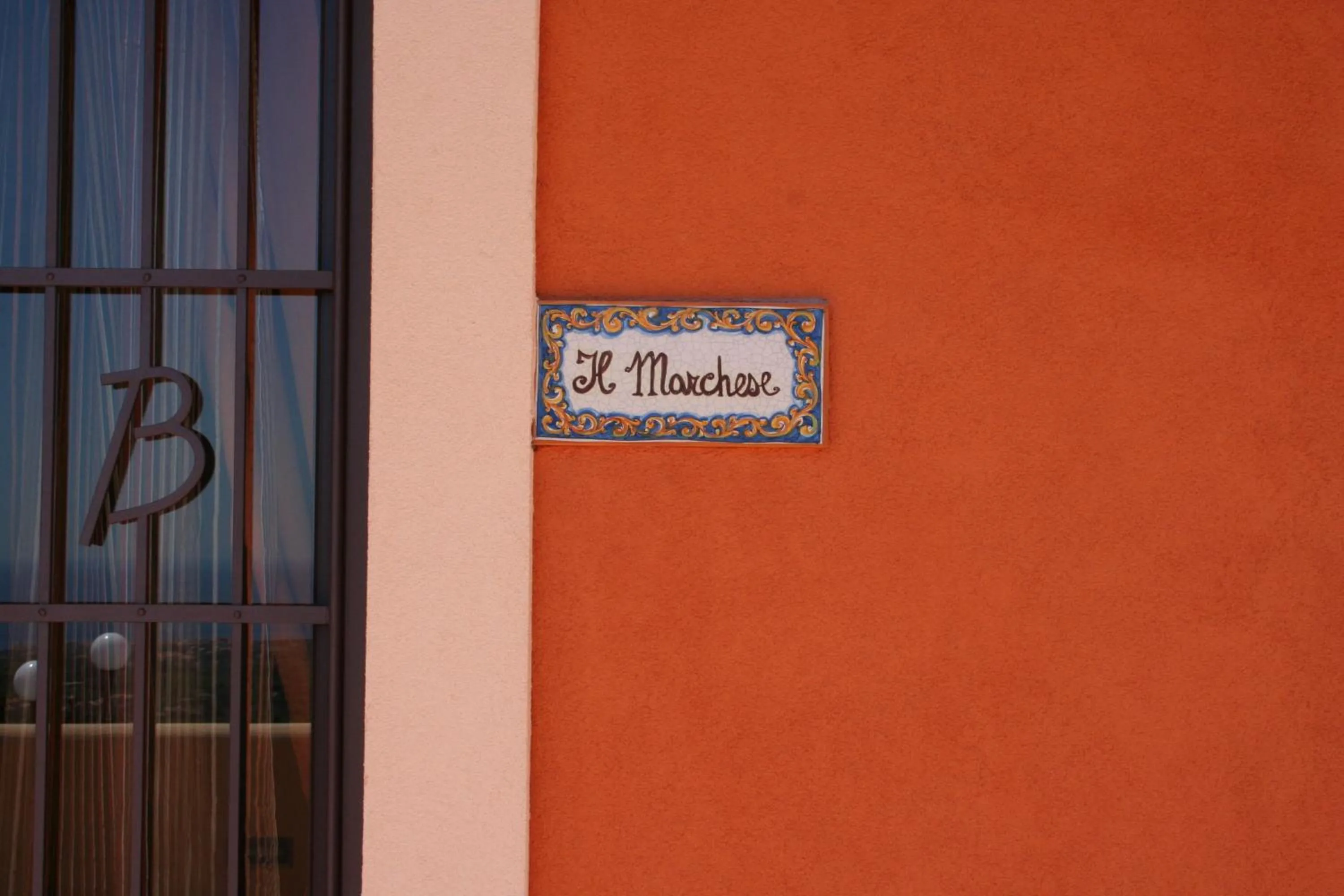 Facade/entrance in Borgo Barone