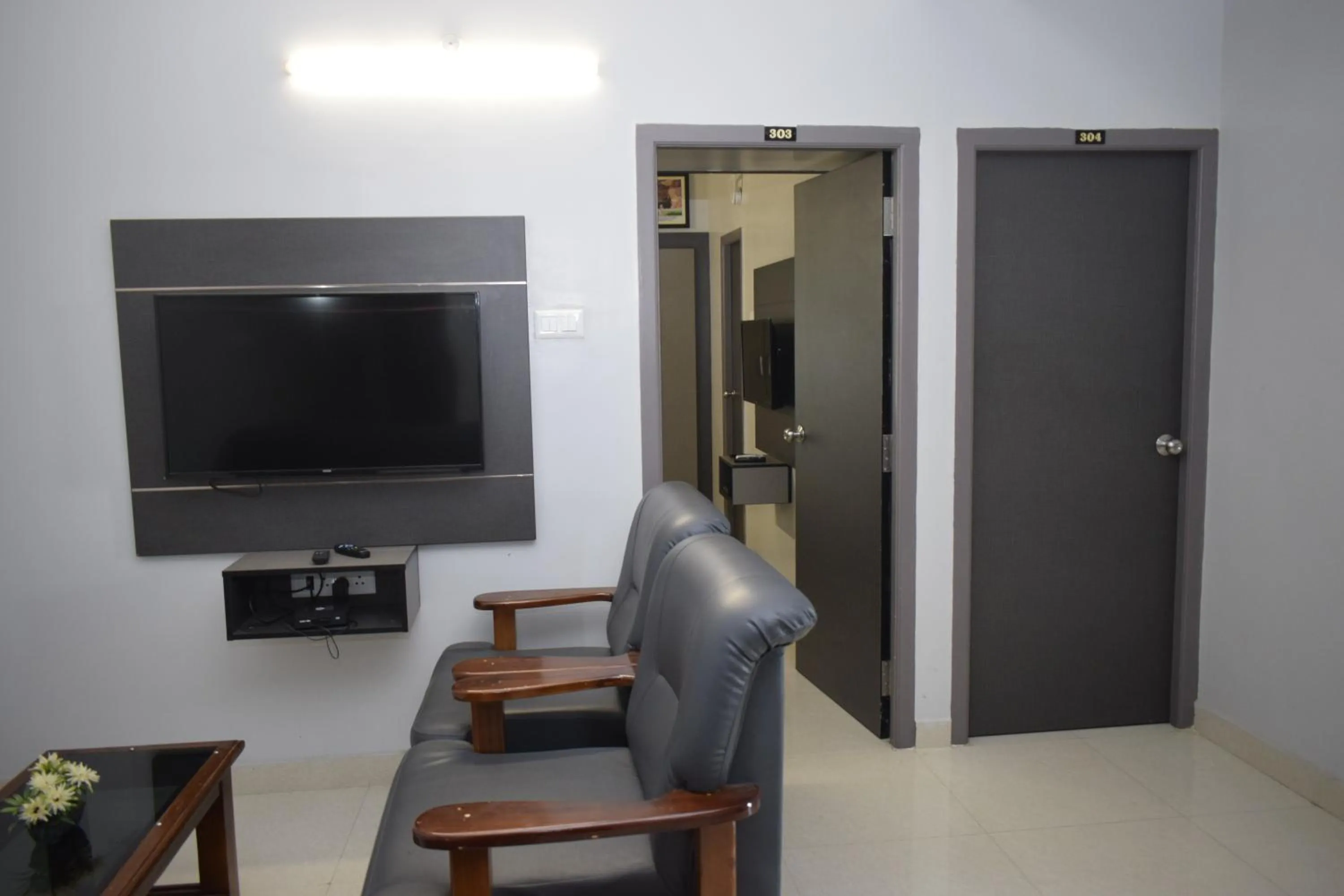 Living room in Viswa Residency by Azalea