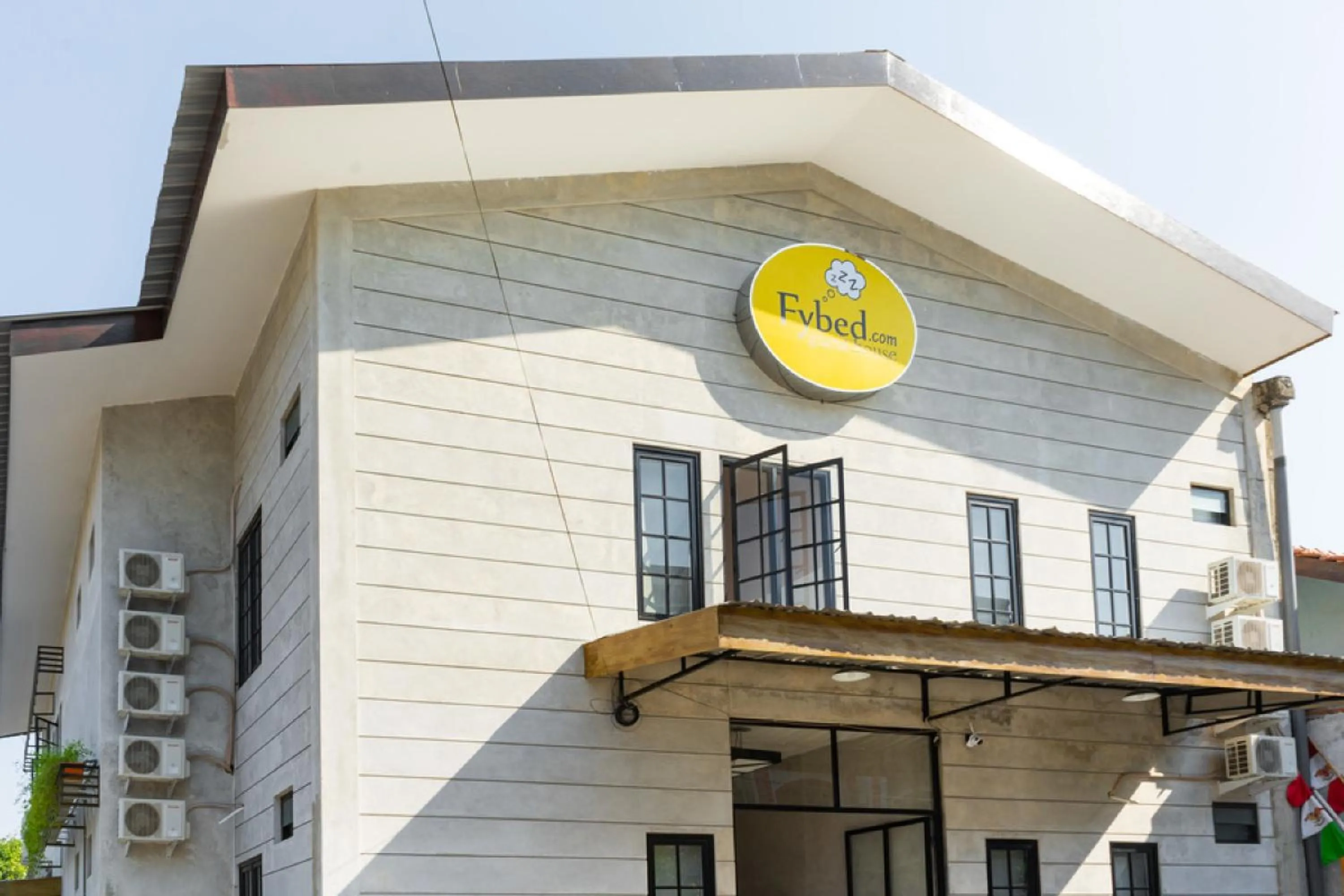 Facade/entrance in RedDoorz near Sam Poo Kong 3 Semarang