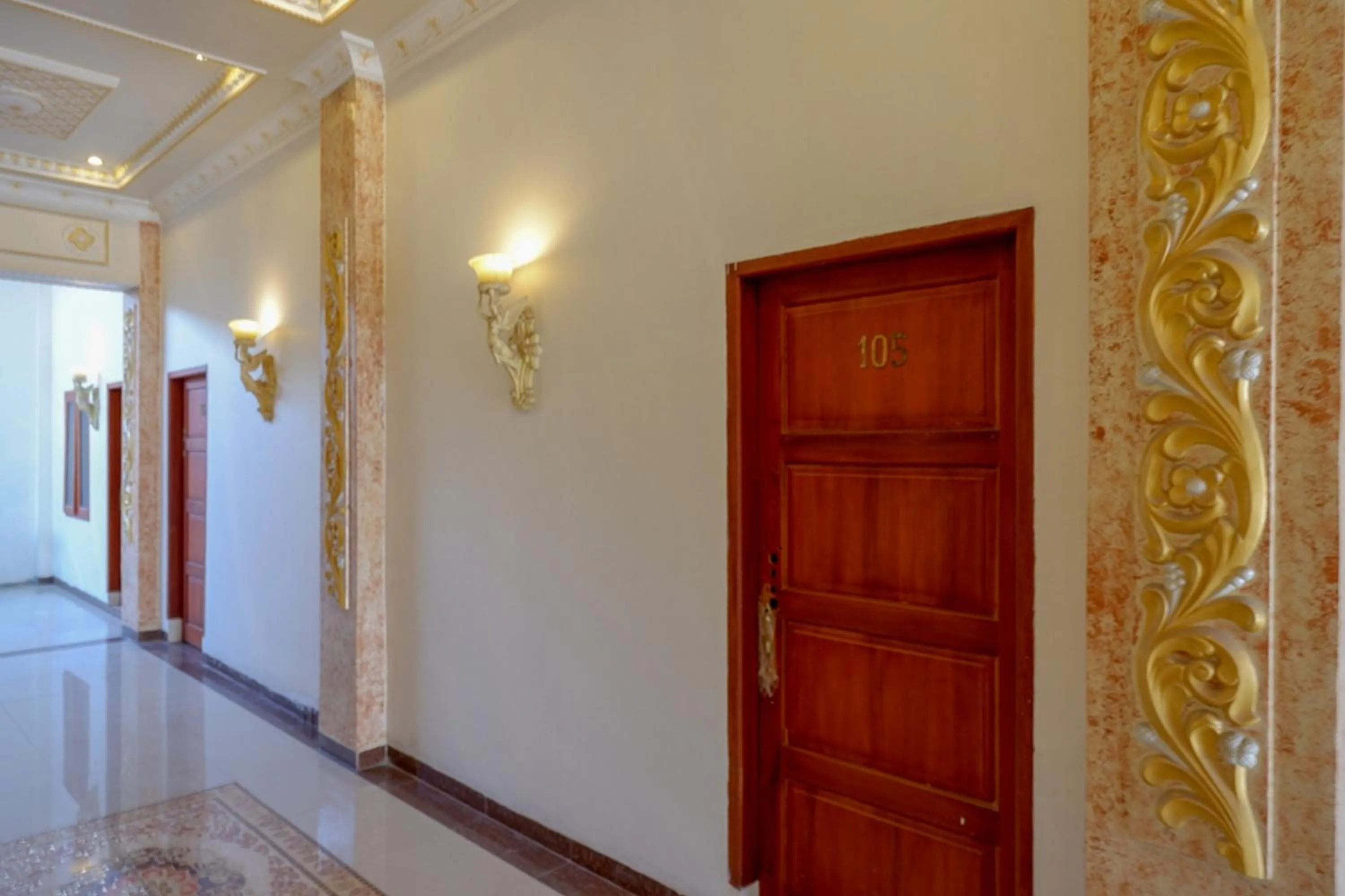 Facade/entrance in RedDoorz @ Jalan Pattimura Palu