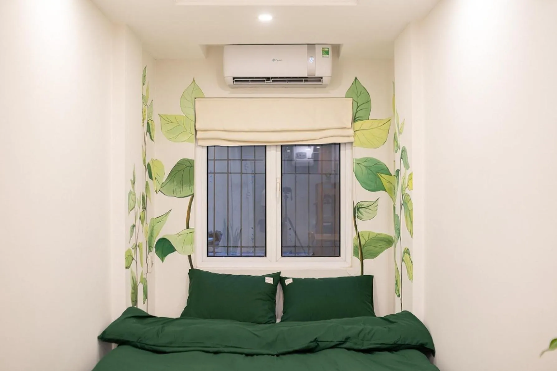 Bedroom, Bed in Graffiti Hotel