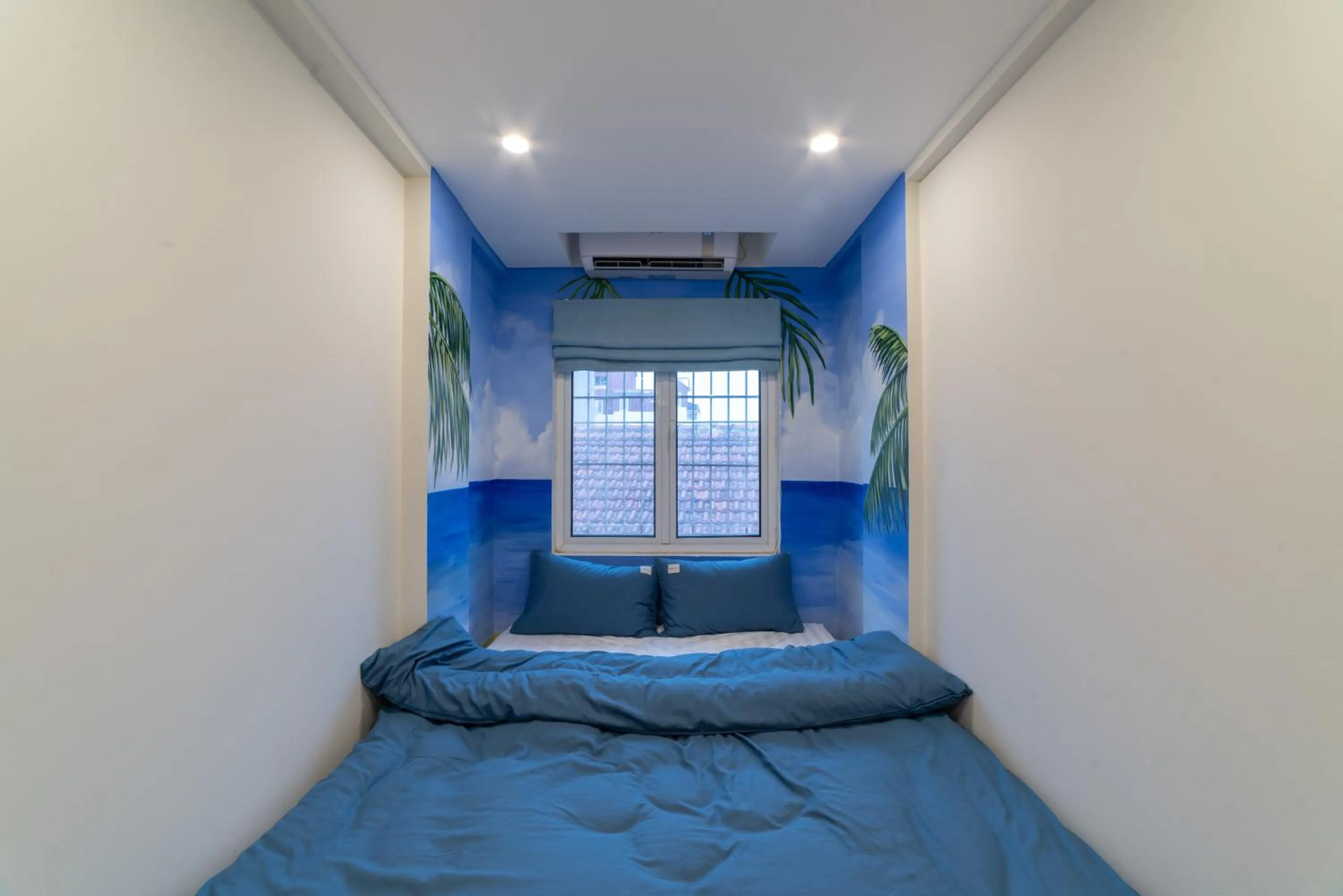 Bed in Graffiti Hotel