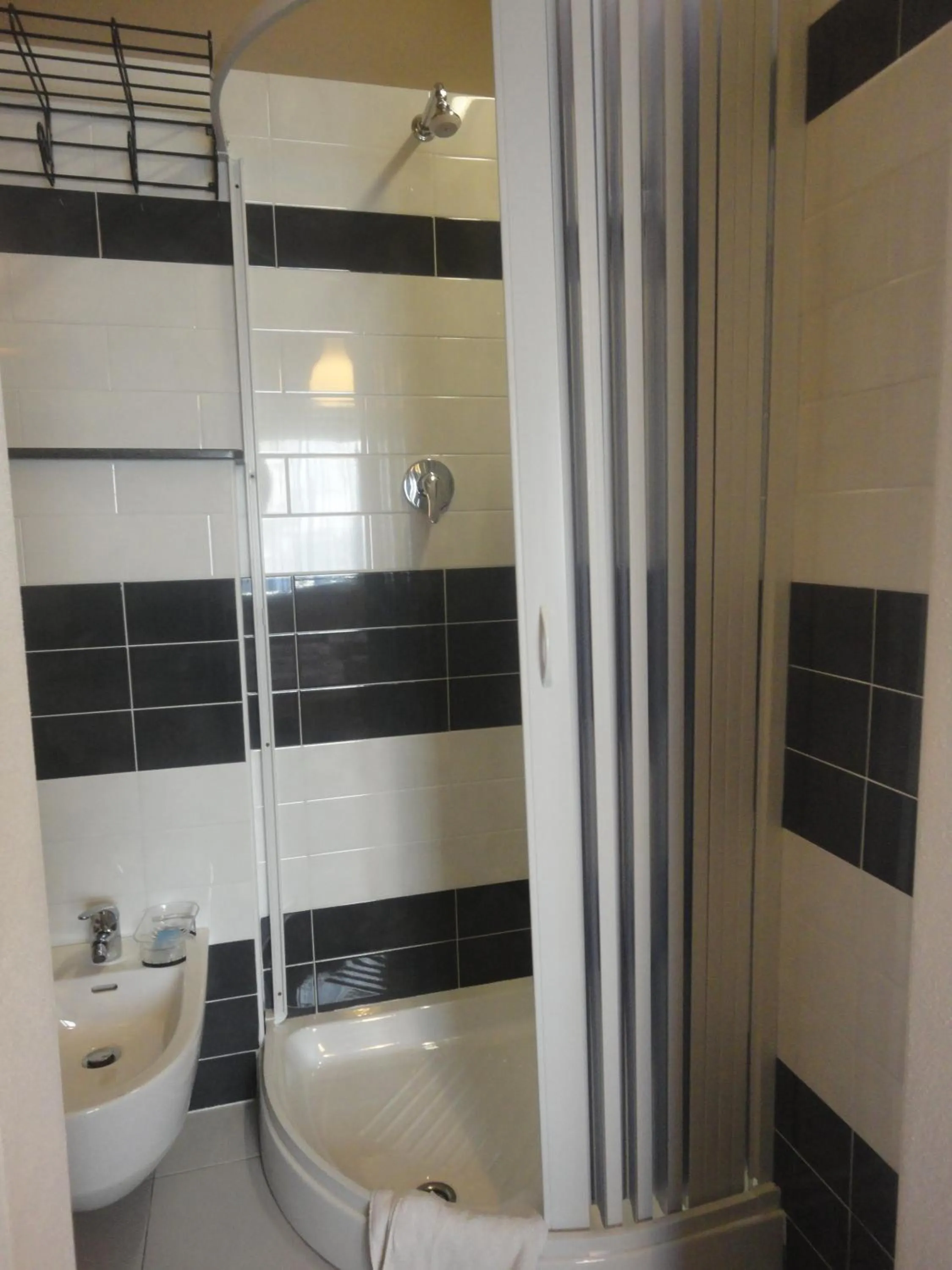 Shower in Hotel Al Ragno