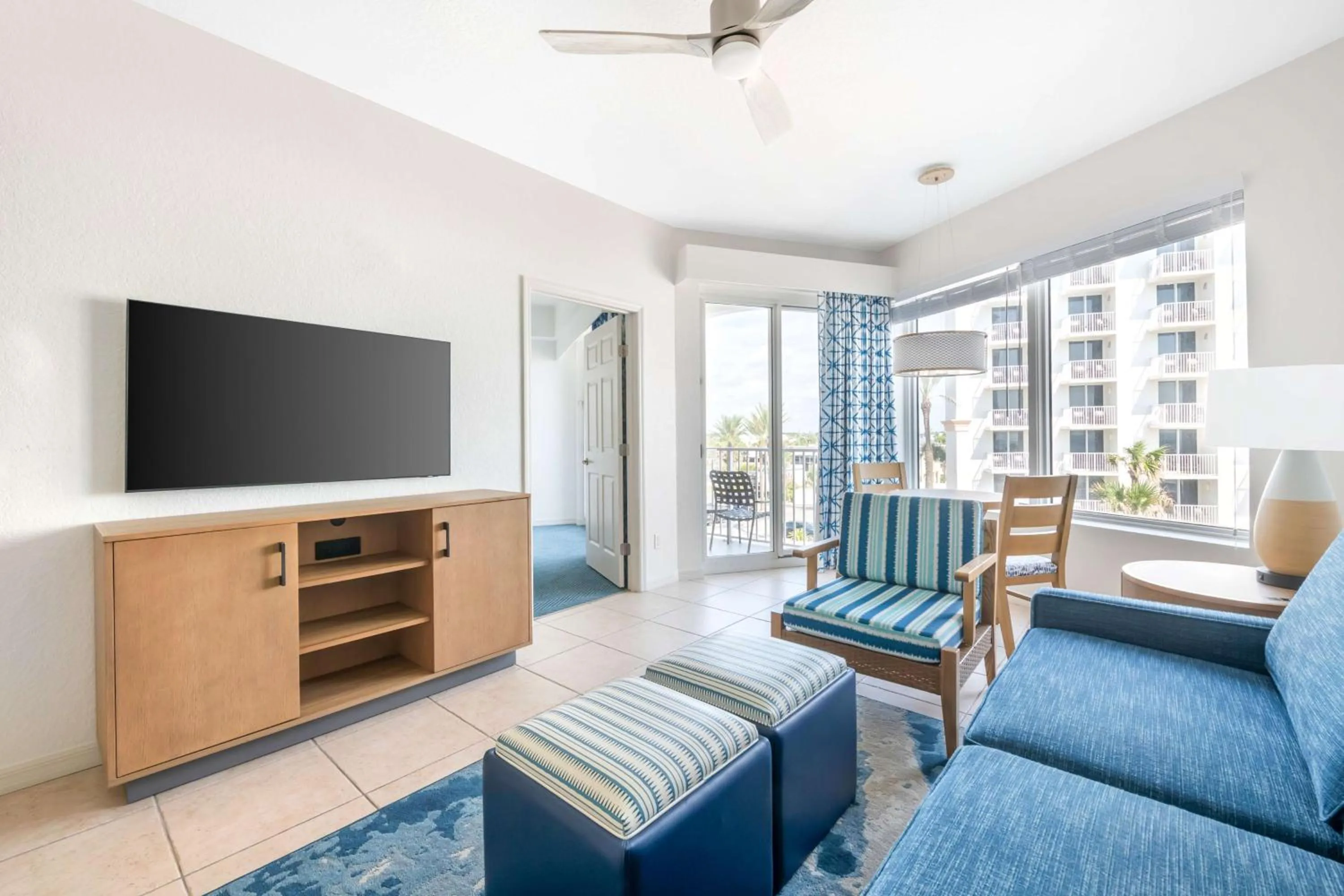 TV and multimedia in Hilton Vacation Club The Cove on Ormond Beach