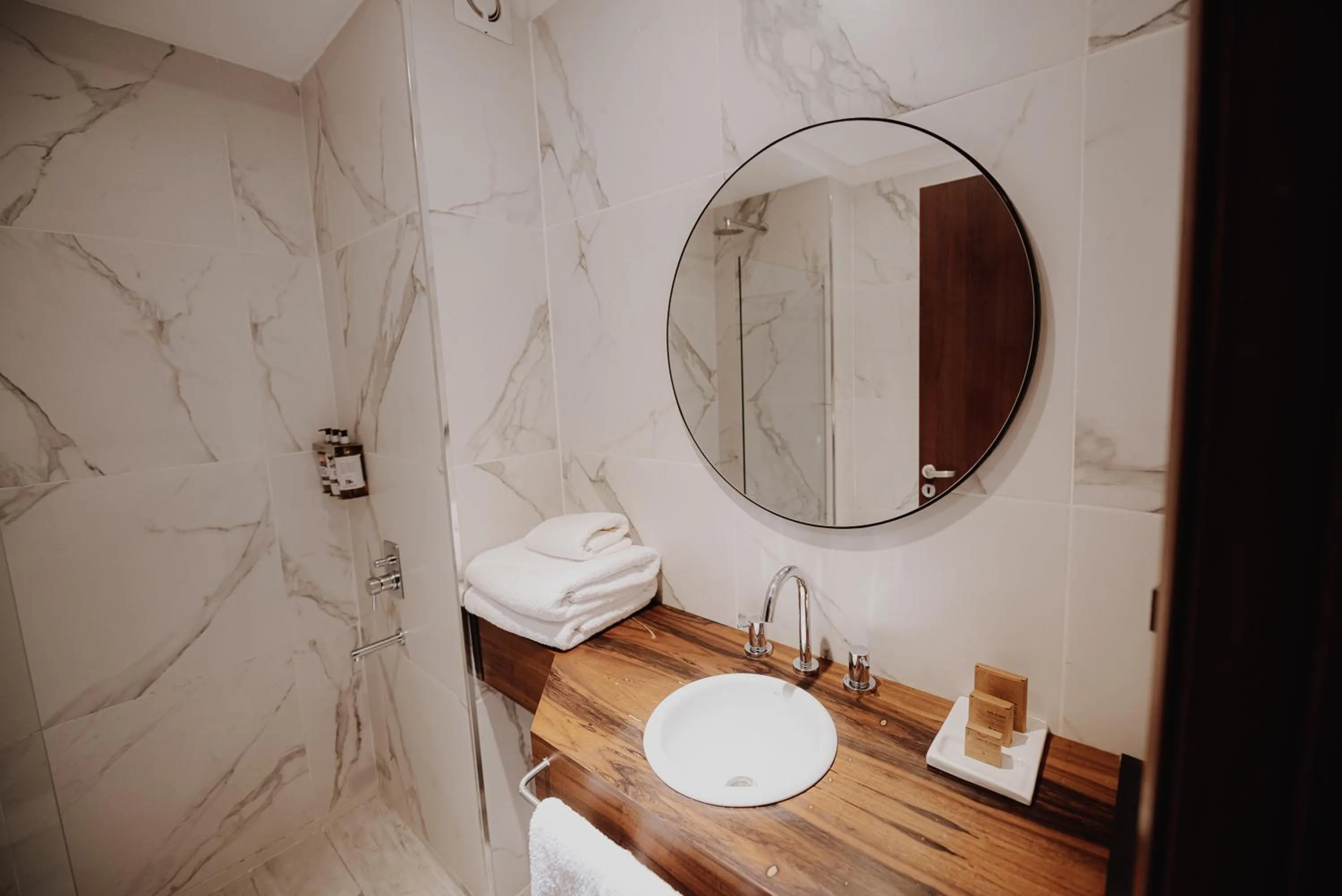 Deluxe Double Room with Balcony in La Urumpta Hotel, AKEN MIND