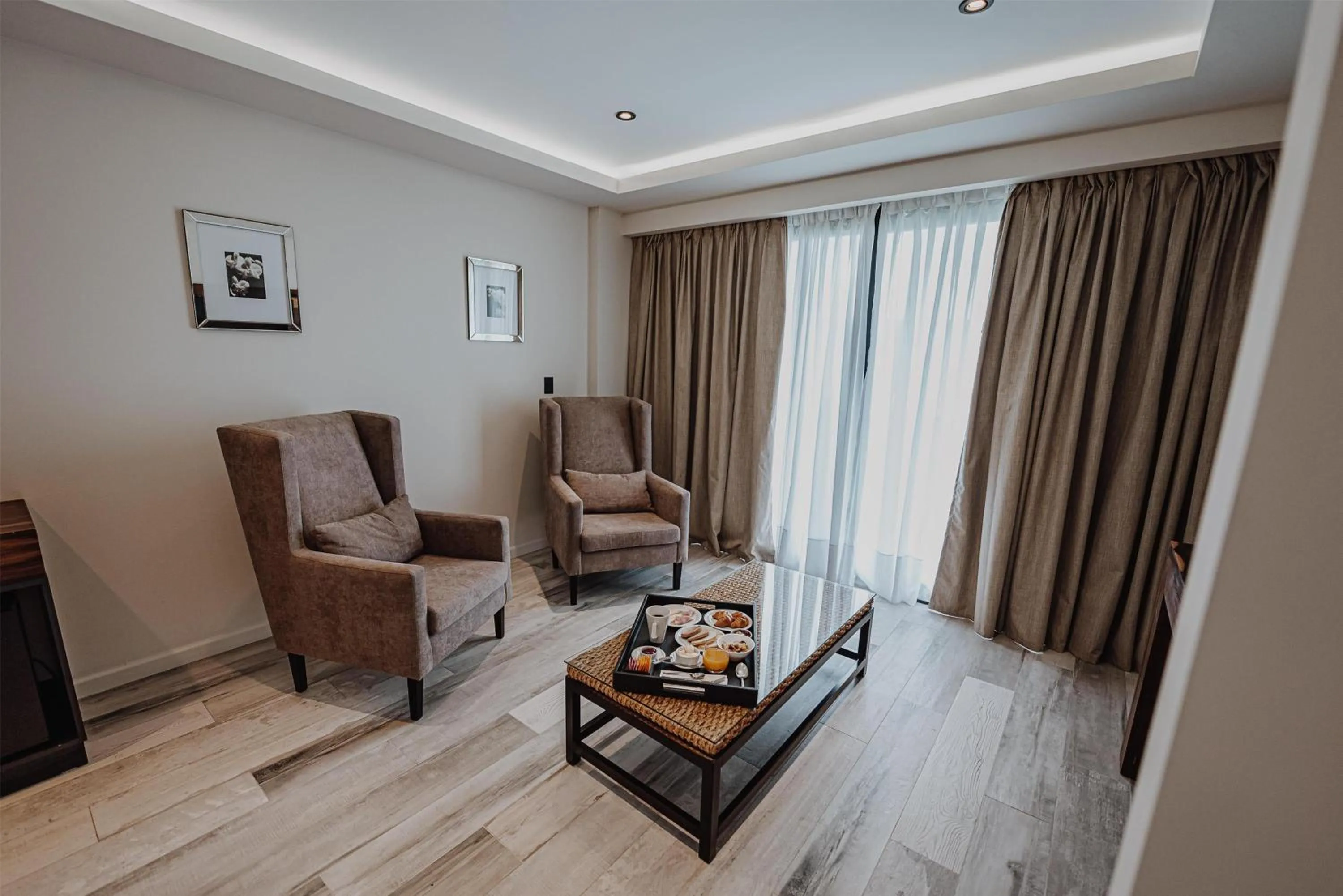 Photo of the whole room in La Urumpta Hotel, AKEN MIND