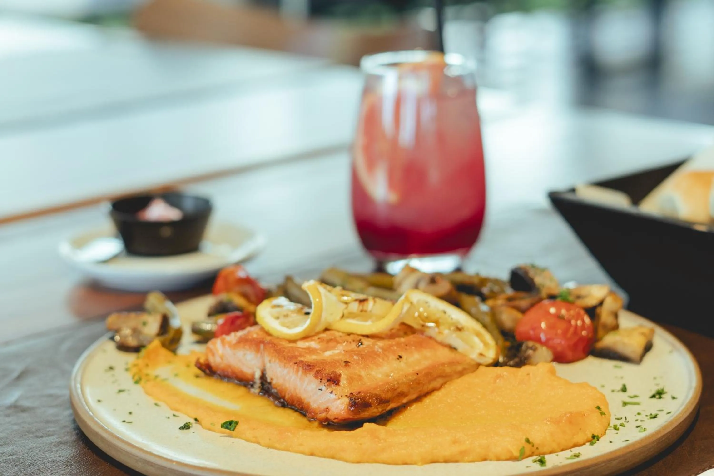 Food and drinks in La Urumpta Hotel, AKEN MIND