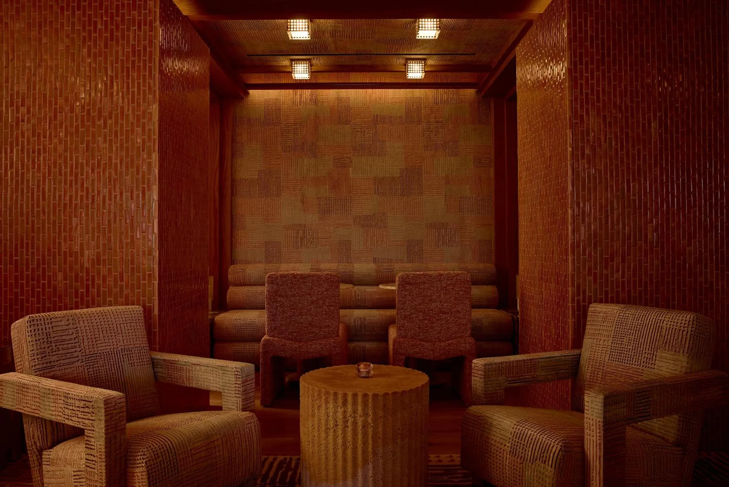 Lounge or bar in The Shelborne by Proper, a Member of Design Hotels