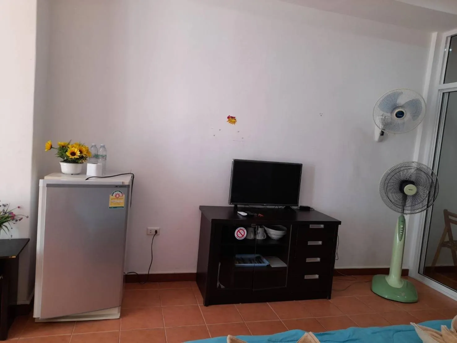 Communal lounge/ TV room in White House By Sorot ตึกขาวโดยโสรฬ