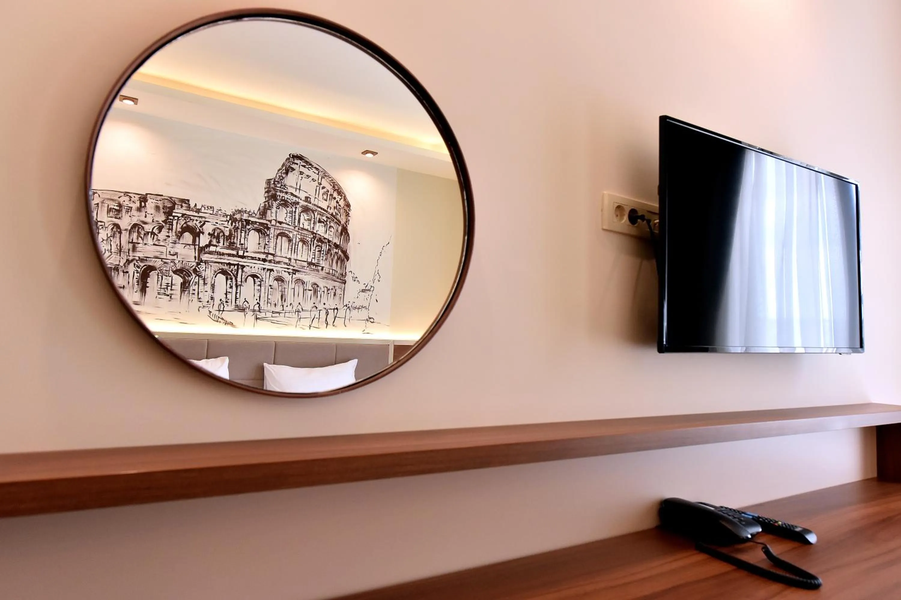 TV and multimedia in Hotel Lazaro