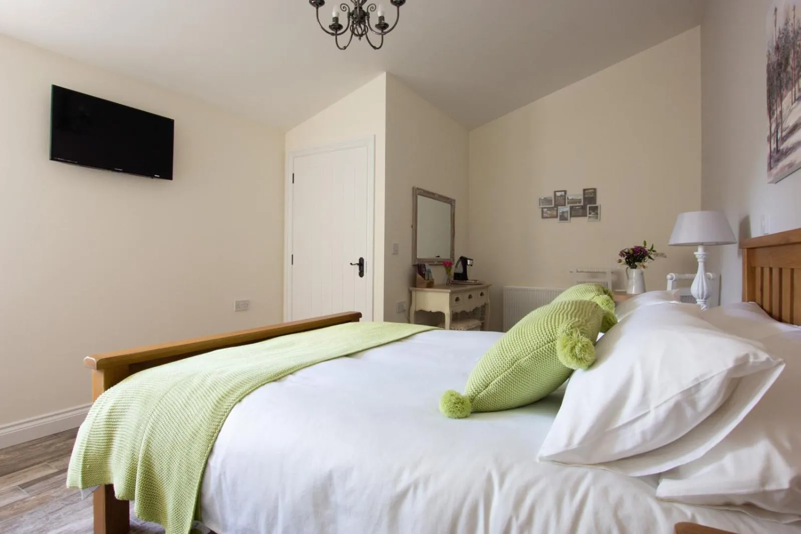 Bed in Millbrae Lodges