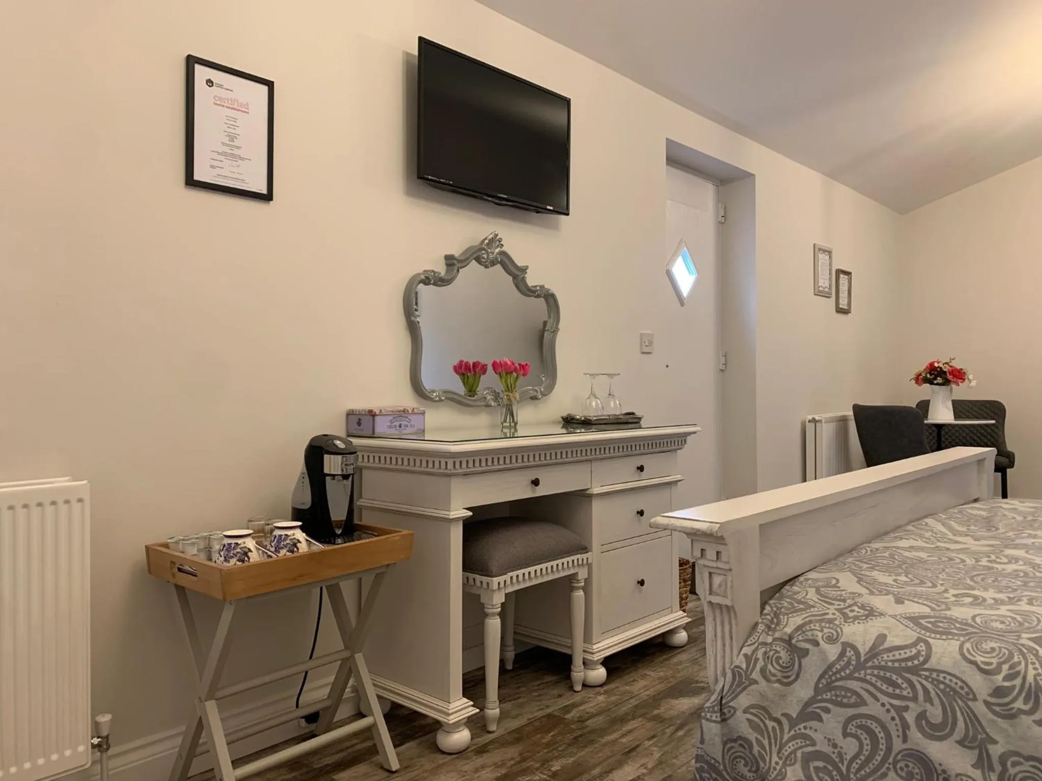 Bed in Millbrae Lodges