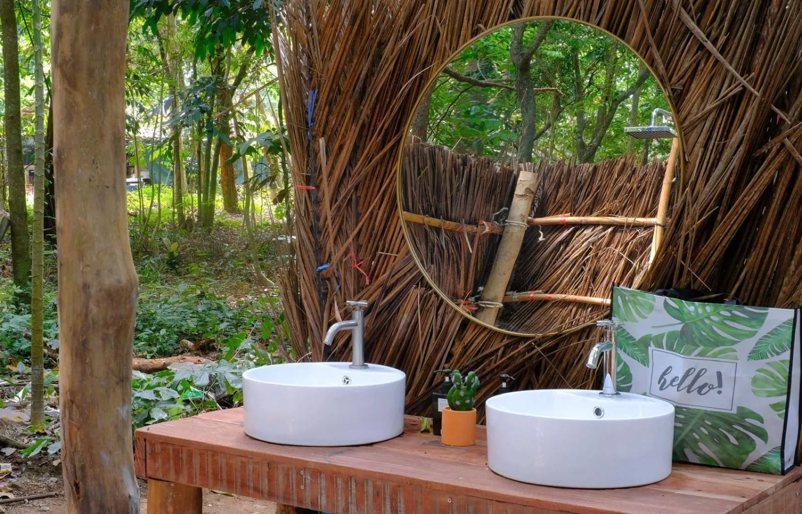 Bathroom in O Little Tent de Koh Chang