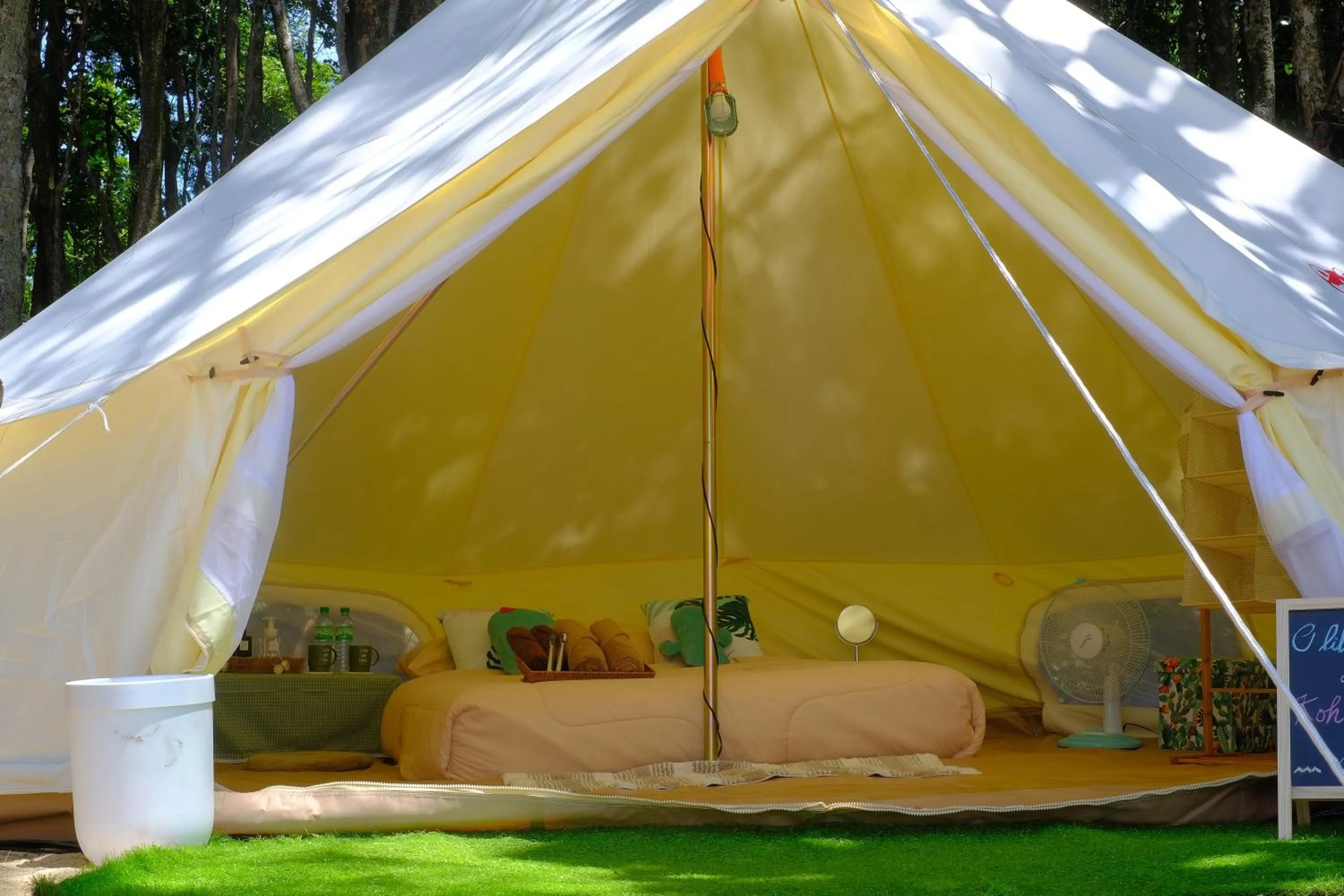 Bed in O Little Tent de Koh Chang