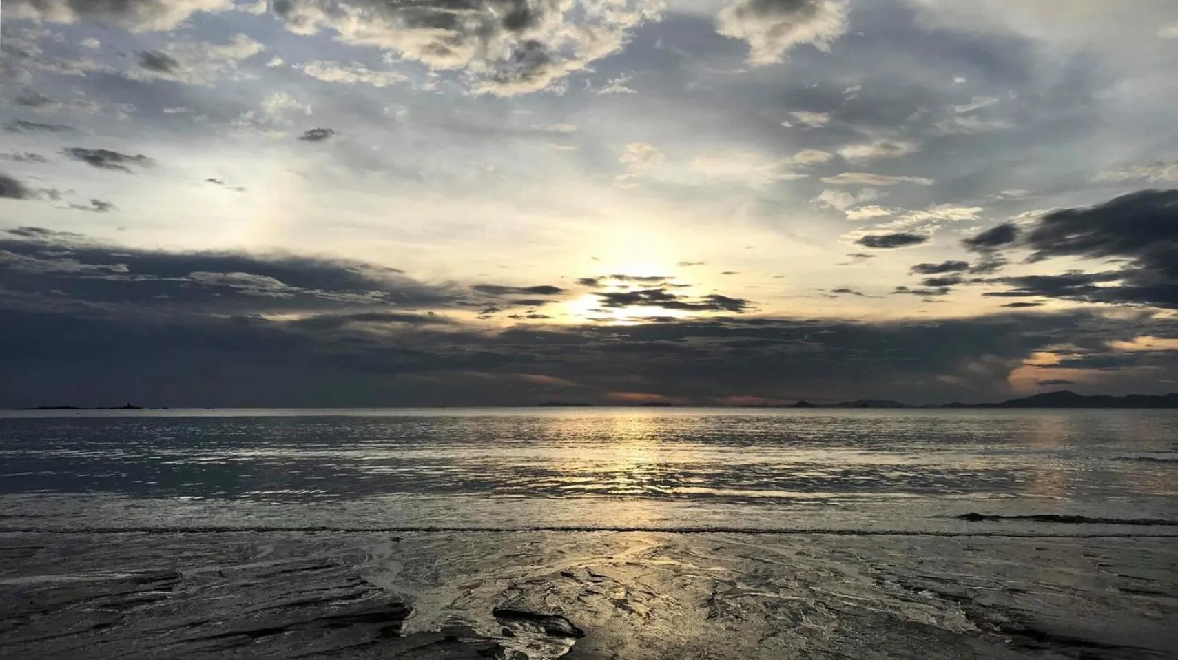 Property building in O Little Tent de Koh Chang