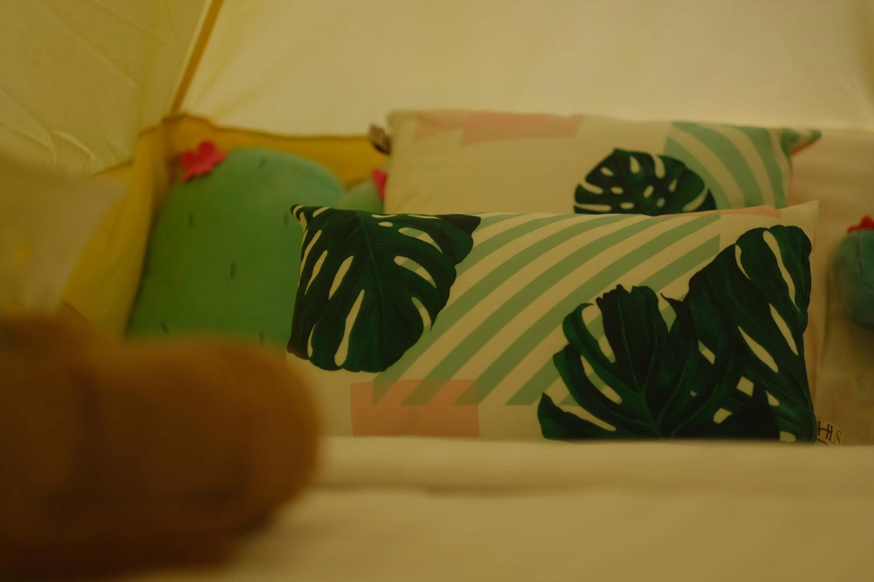 Bed in O Little Tent de Koh Chang