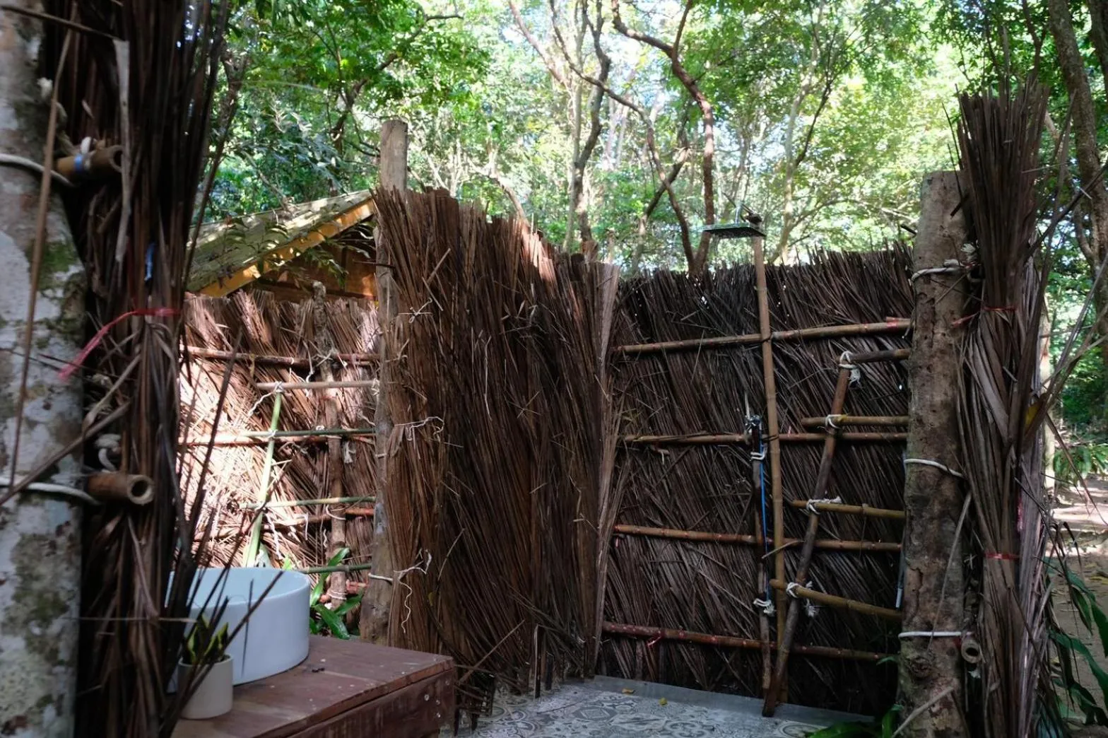 Shower in O Little Tent de Koh Chang