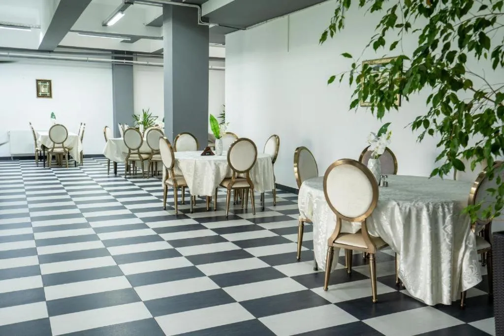 Restaurant/places to eat in HOTEL N Residence