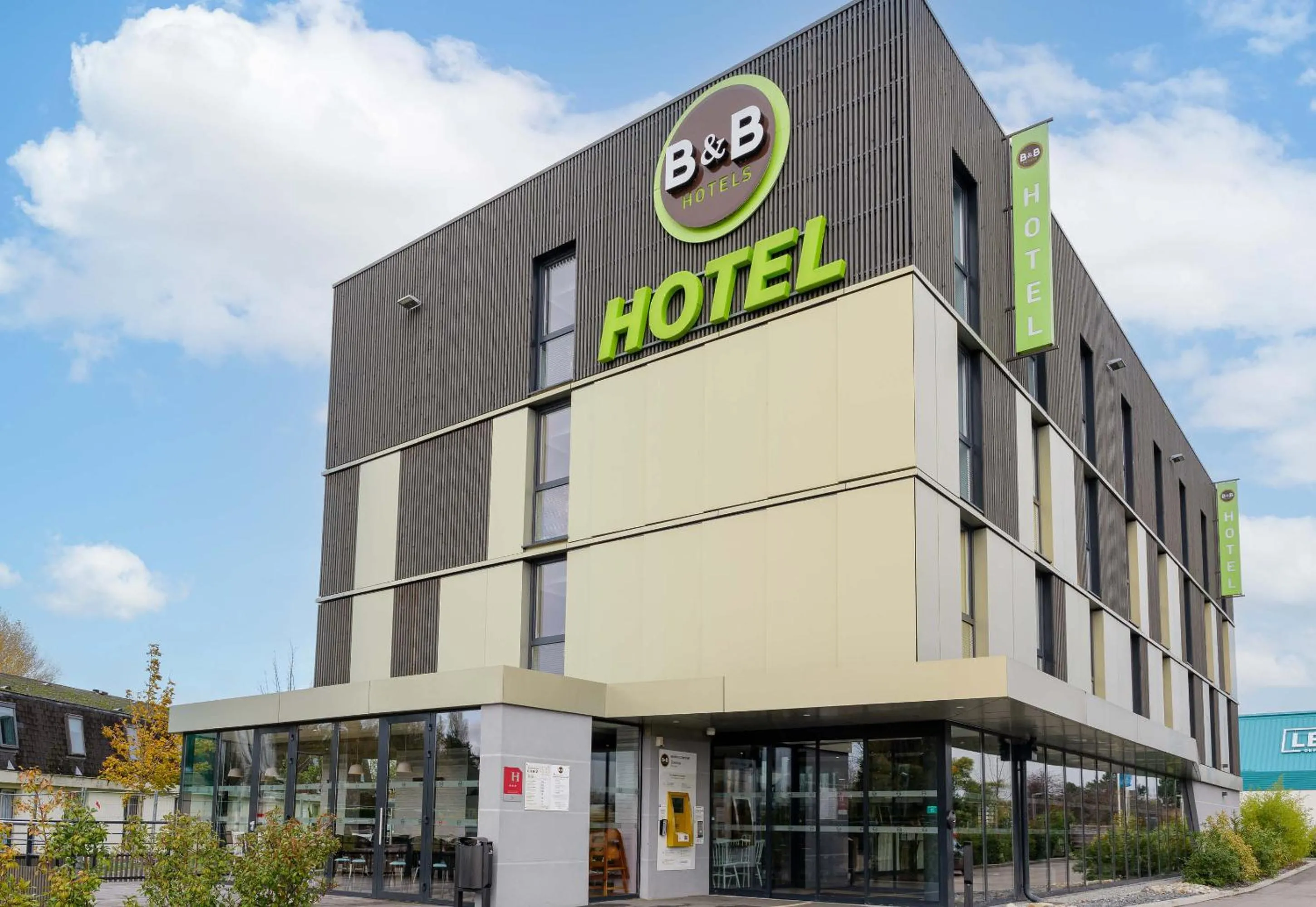Property building in B&B HOTEL Compiègne