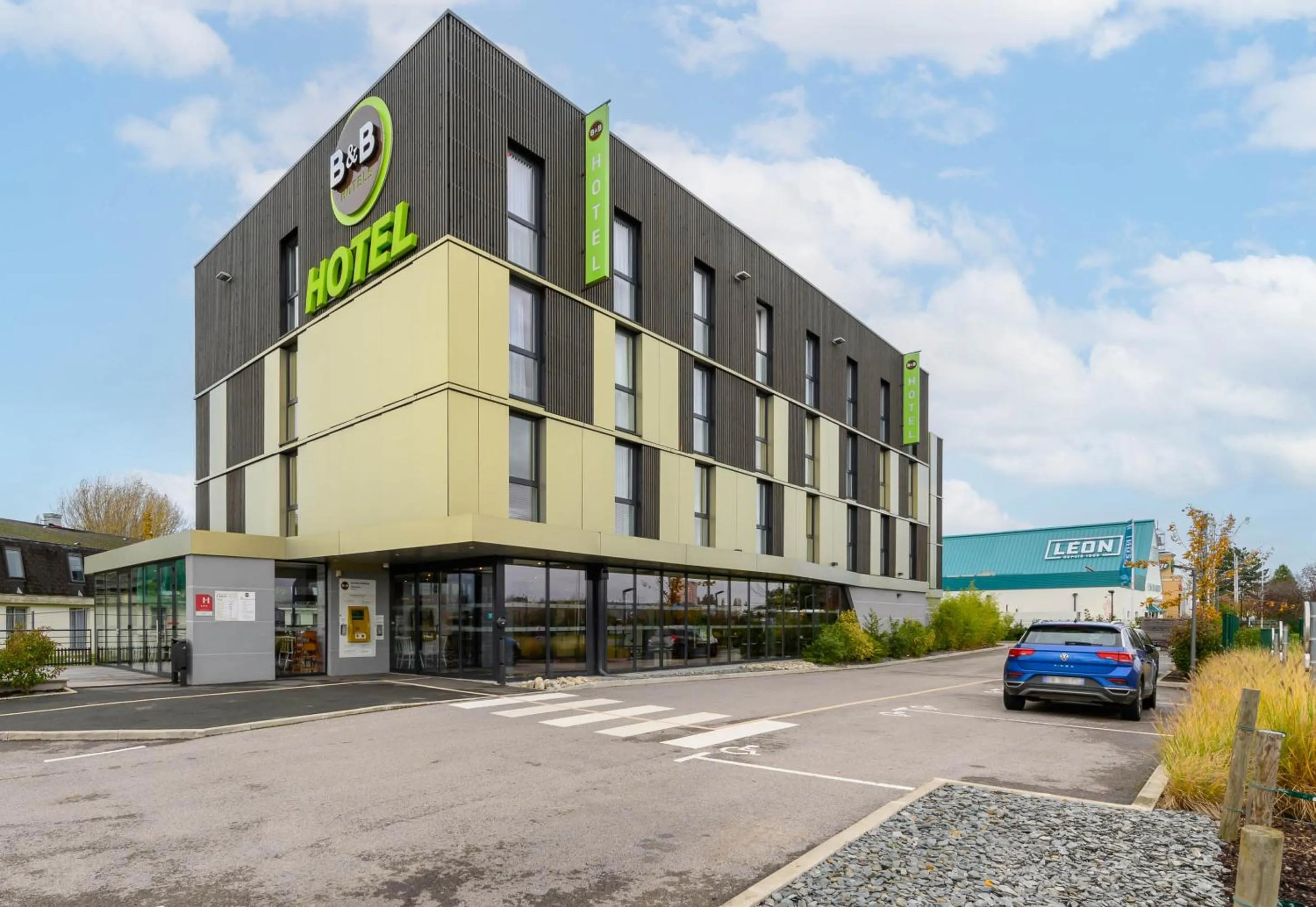 Property building in B&B HOTEL Compiègne