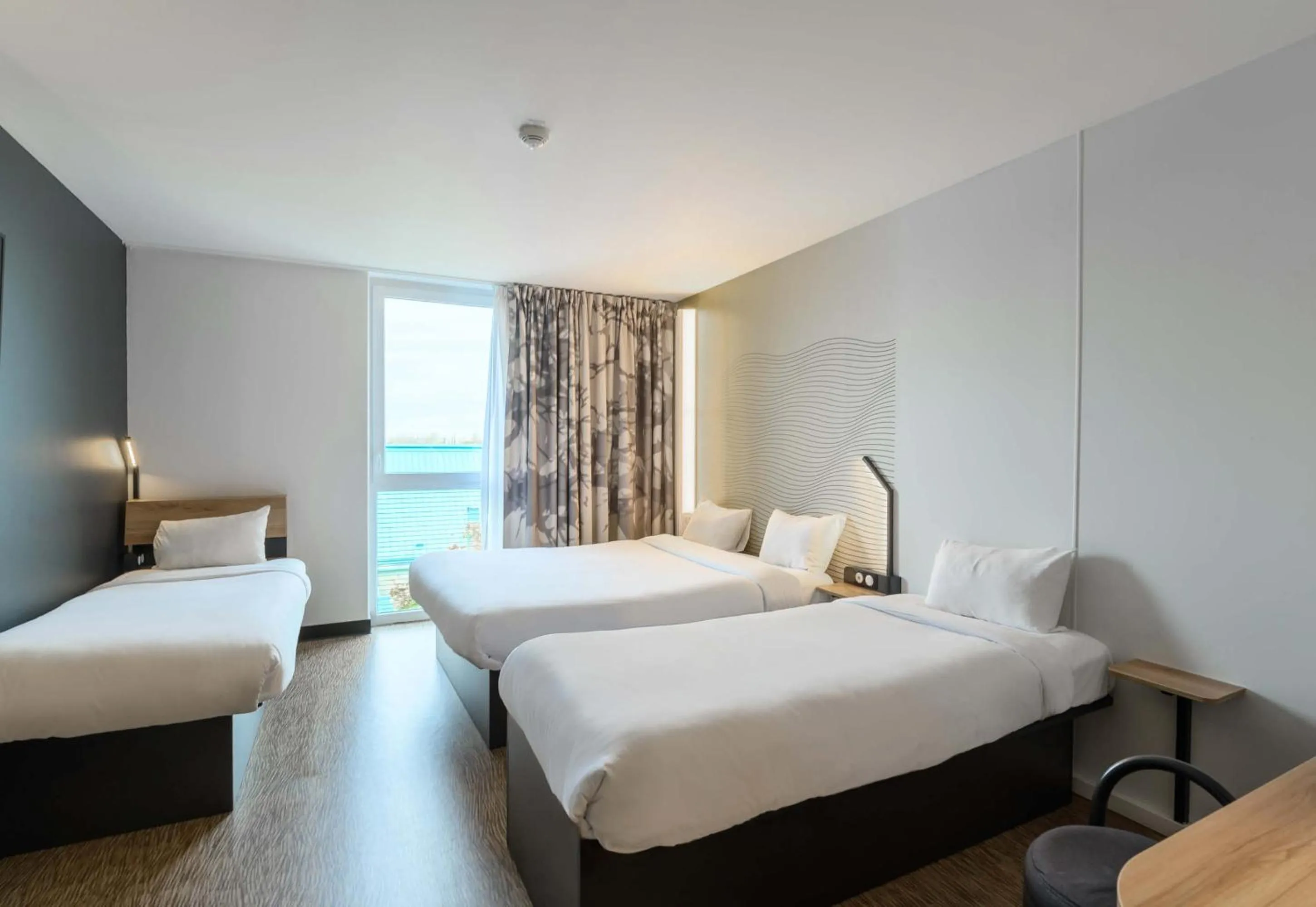 Bedroom, Bed in B&B HOTEL Compiègne