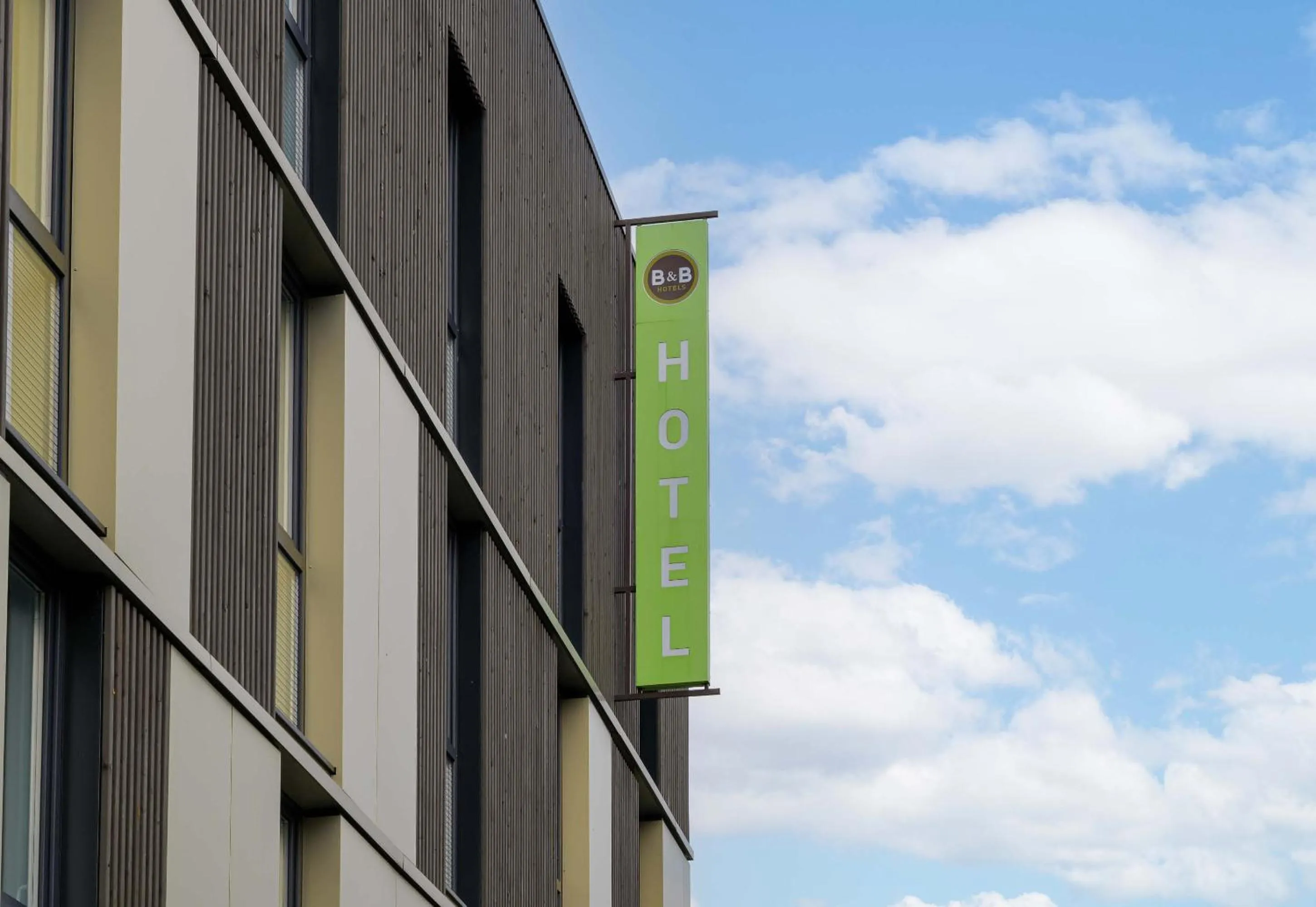 Property building in B&B HOTEL Compiègne