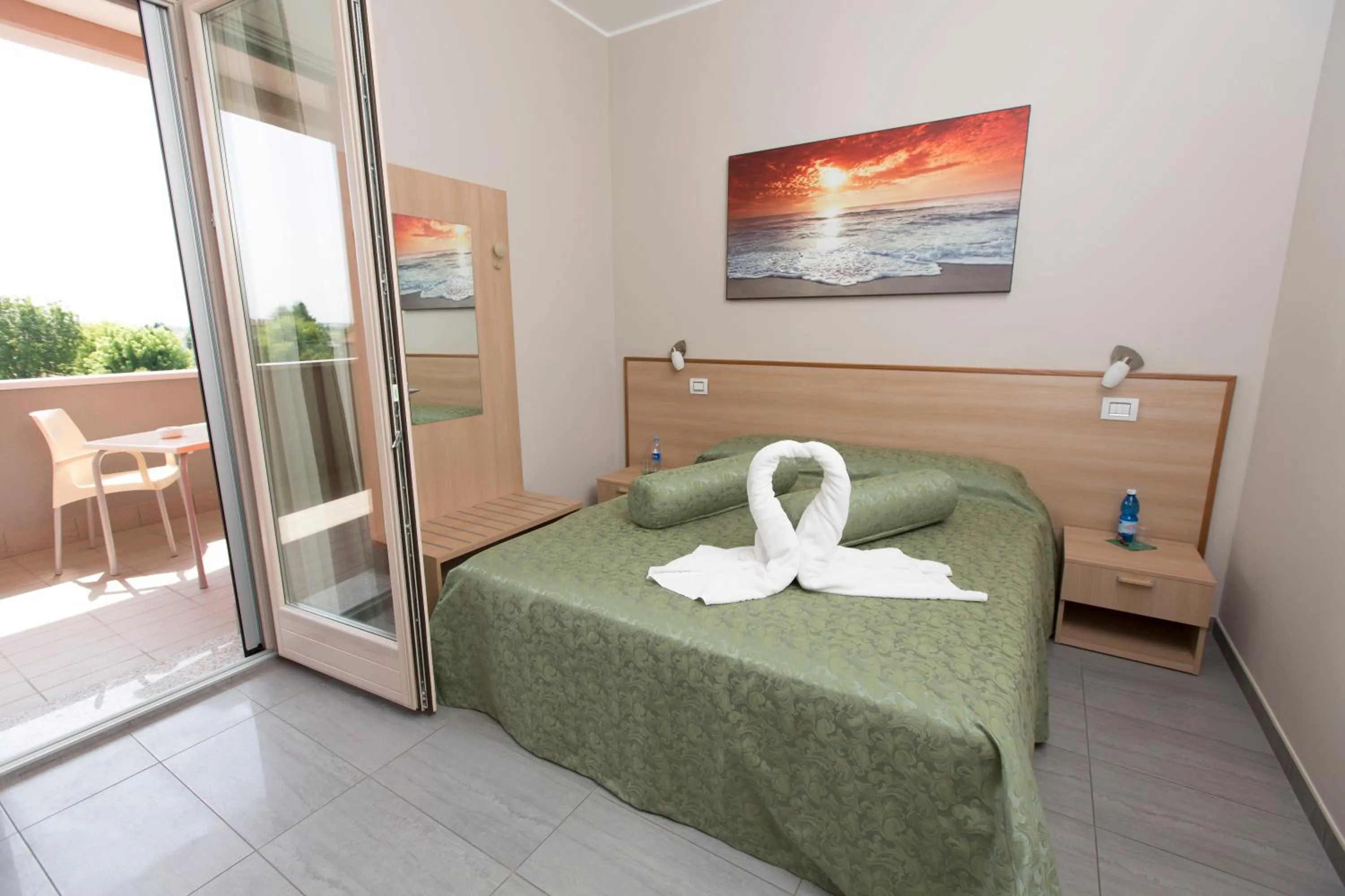 Bedroom, Bed in Motel Karibe