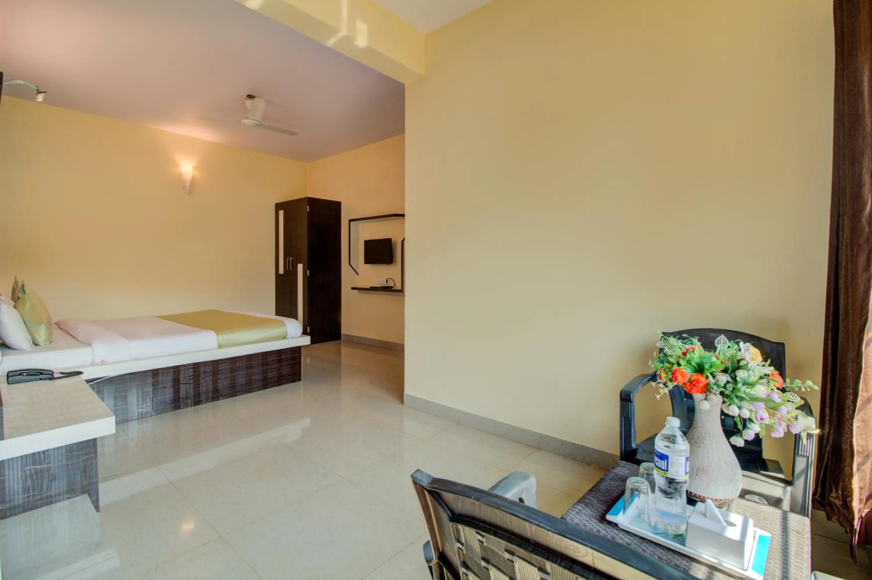 Bedroom, Bed in Evergreen Holidays Mahabaleshwar