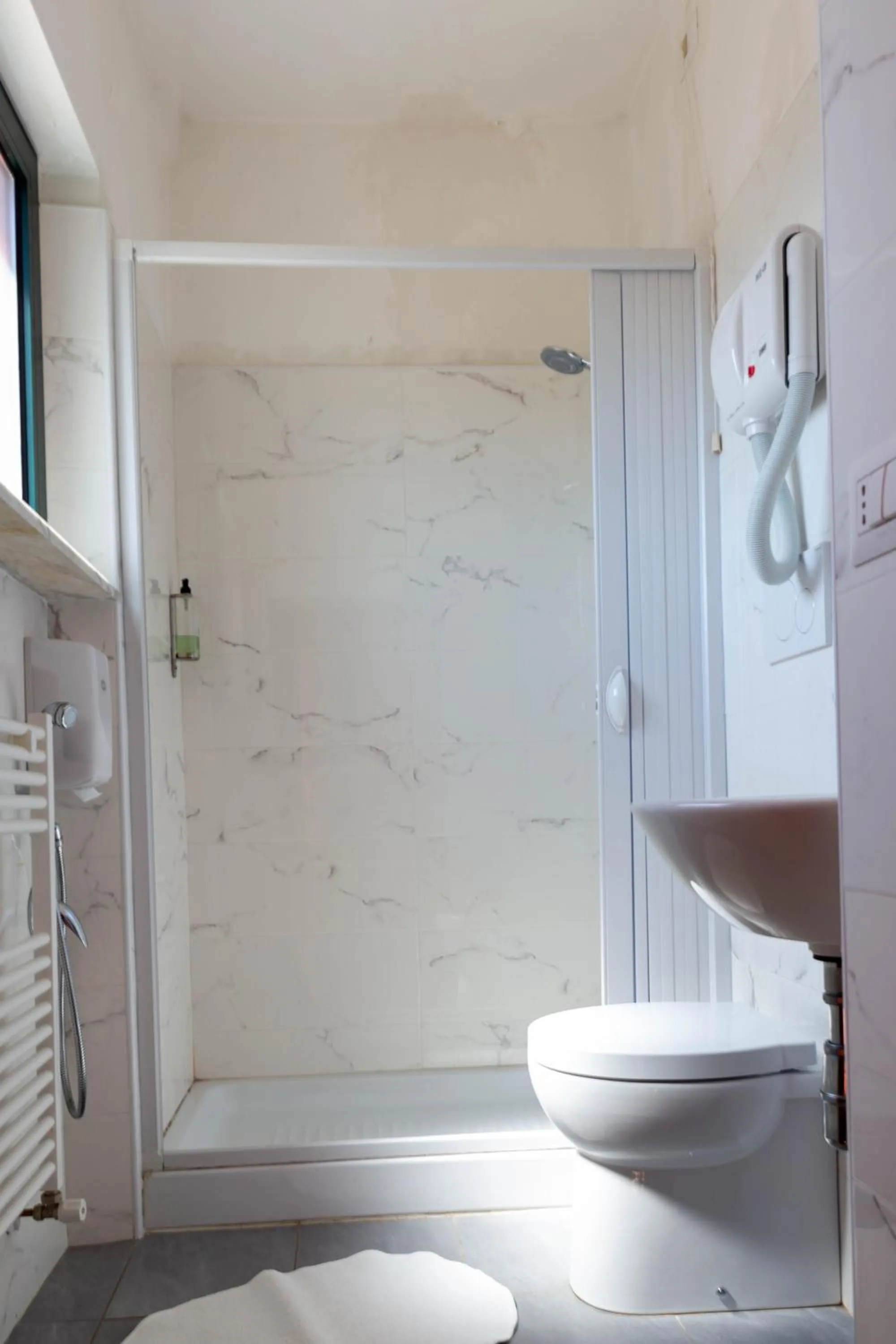 Bathroom in Hotel Pina Ristorante