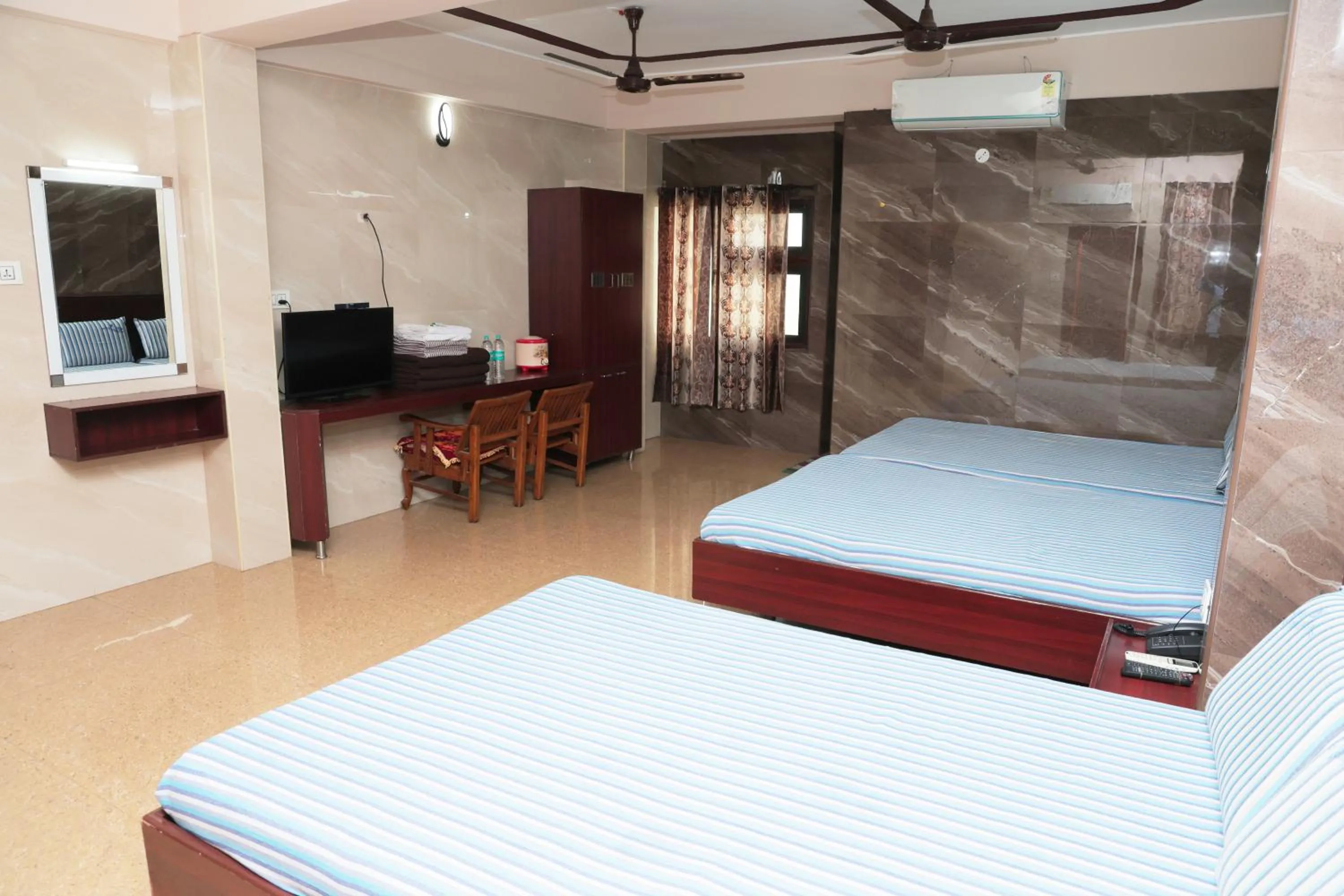 Bed in Hotel Temple View