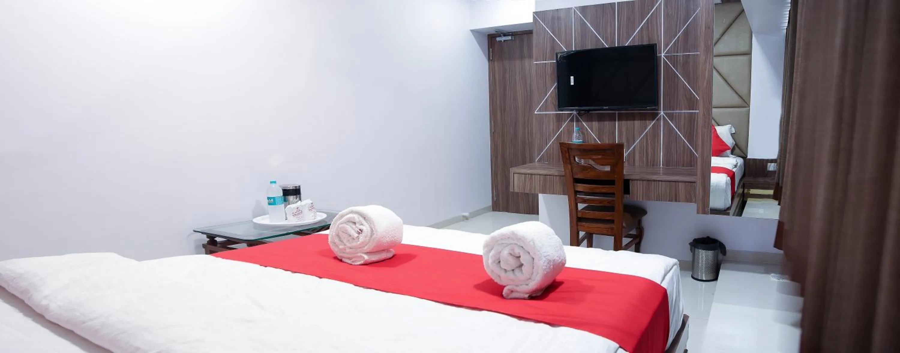 Photo of the whole room, Bed in Hotel Apple Inn