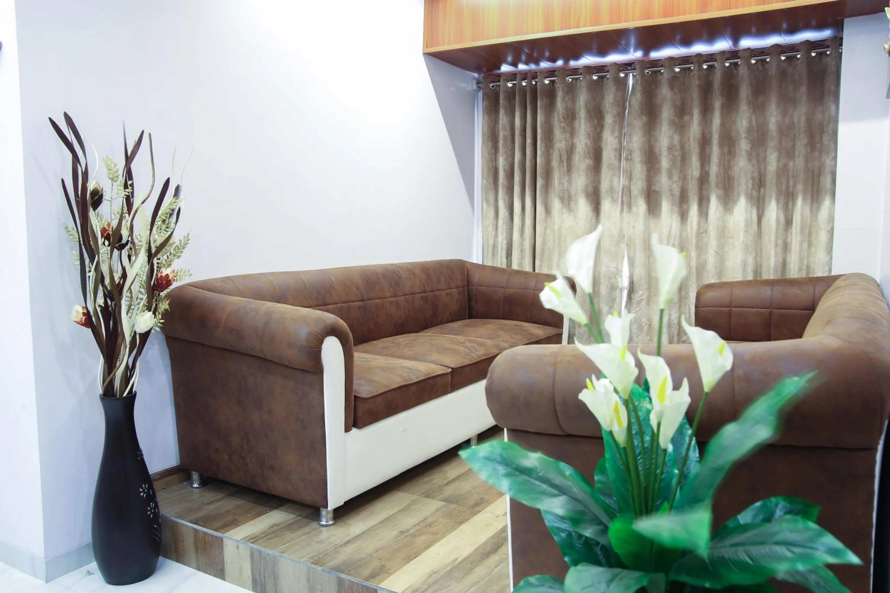 Seating area in Hotel Apple Inn