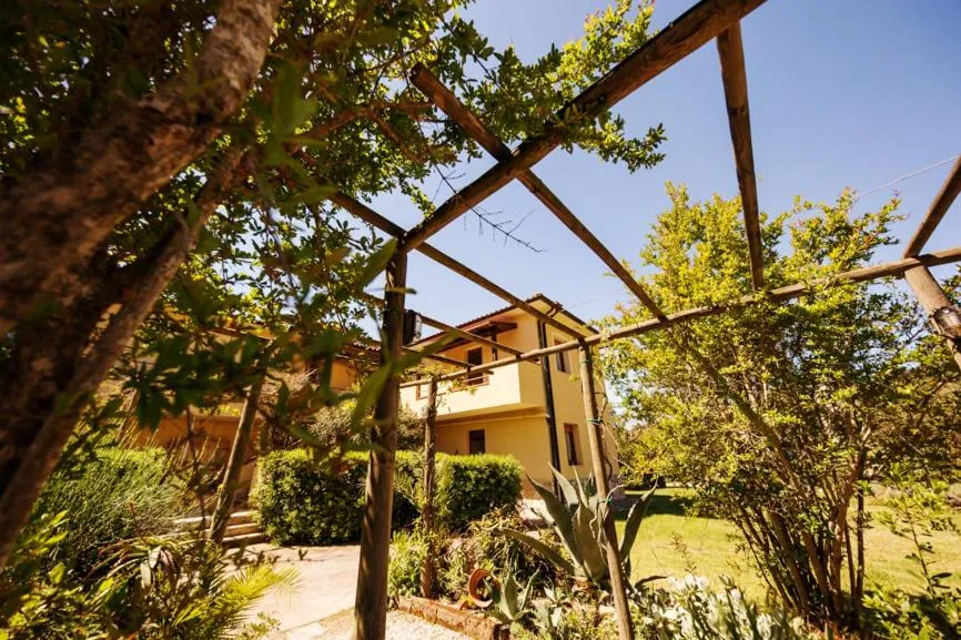 Garden view in Residence il Mandorlo