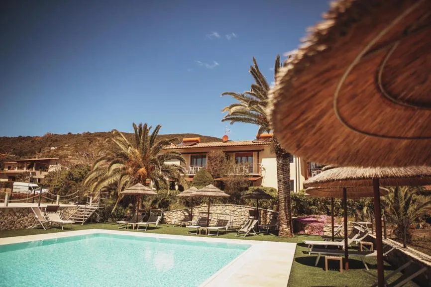 Pool view in Residence il Mandorlo