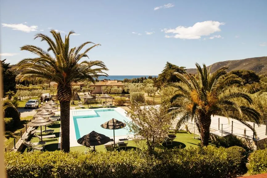 Garden view in Residence il Mandorlo