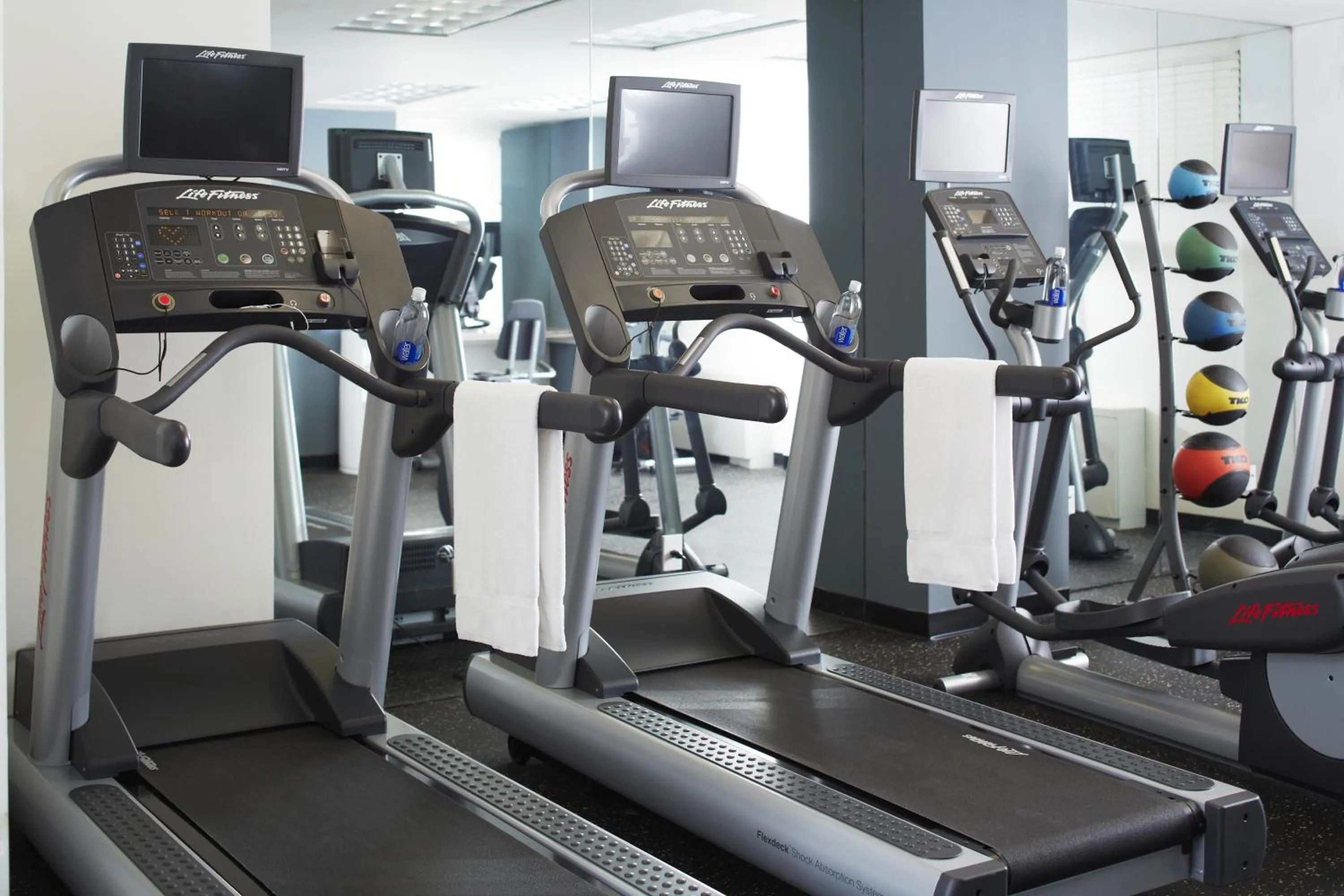 Fitness centre/facilities in The Fifty Sonesta Hotel New York