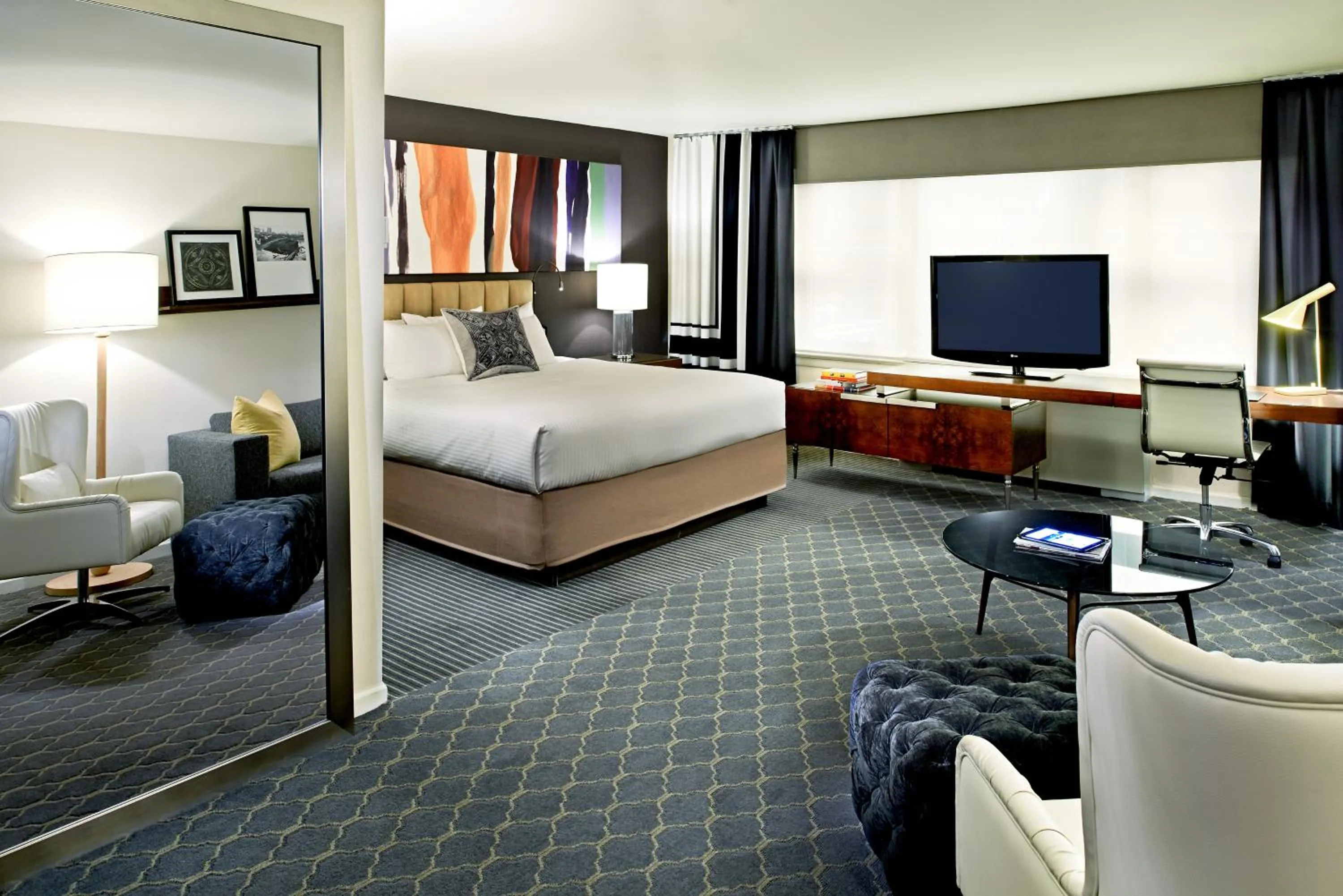 Photo of the whole room, Bed in The Fifty Sonesta Hotel New York