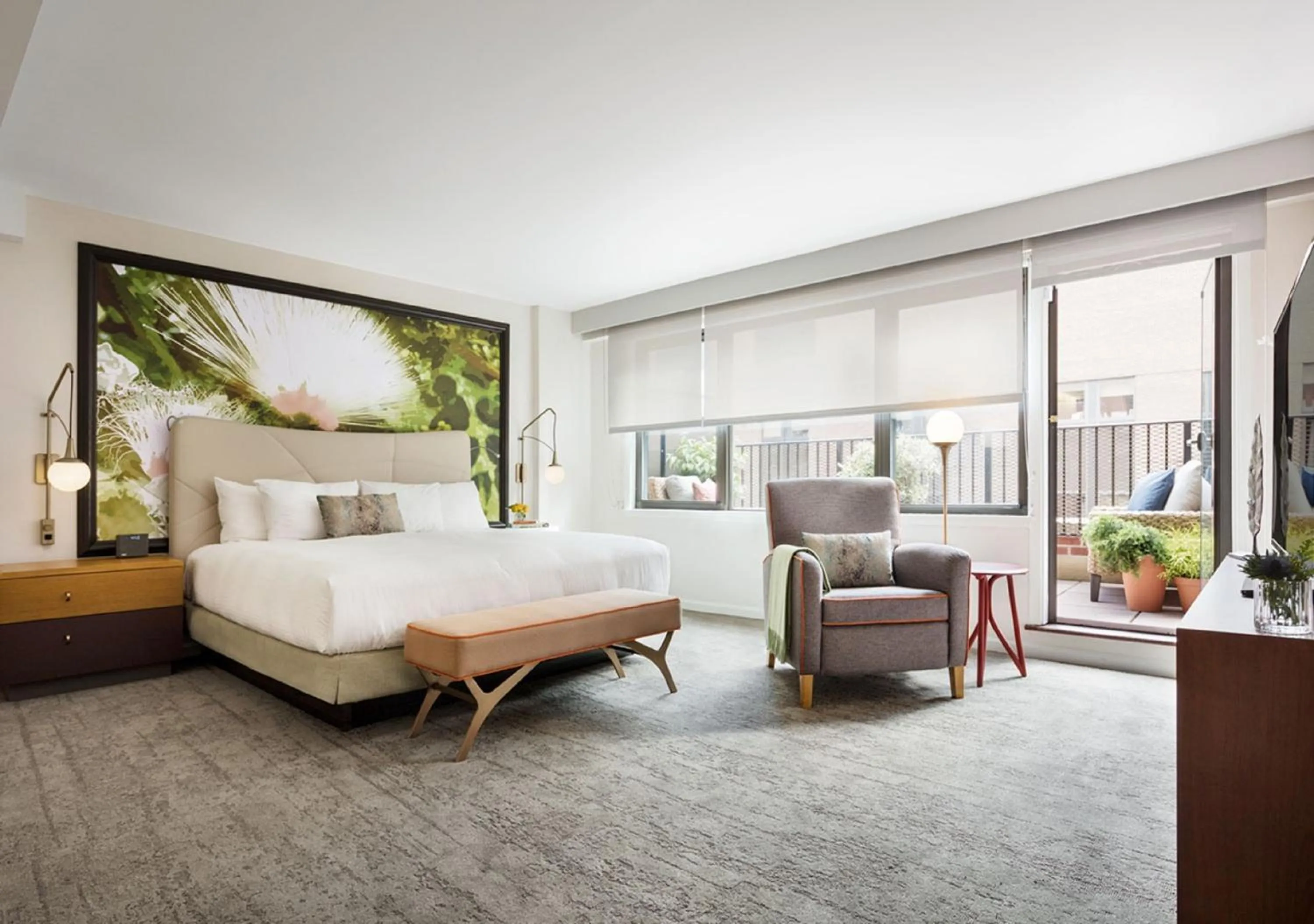 Photo of the whole room, Bed in The Gardens Sonesta ES Suites New York