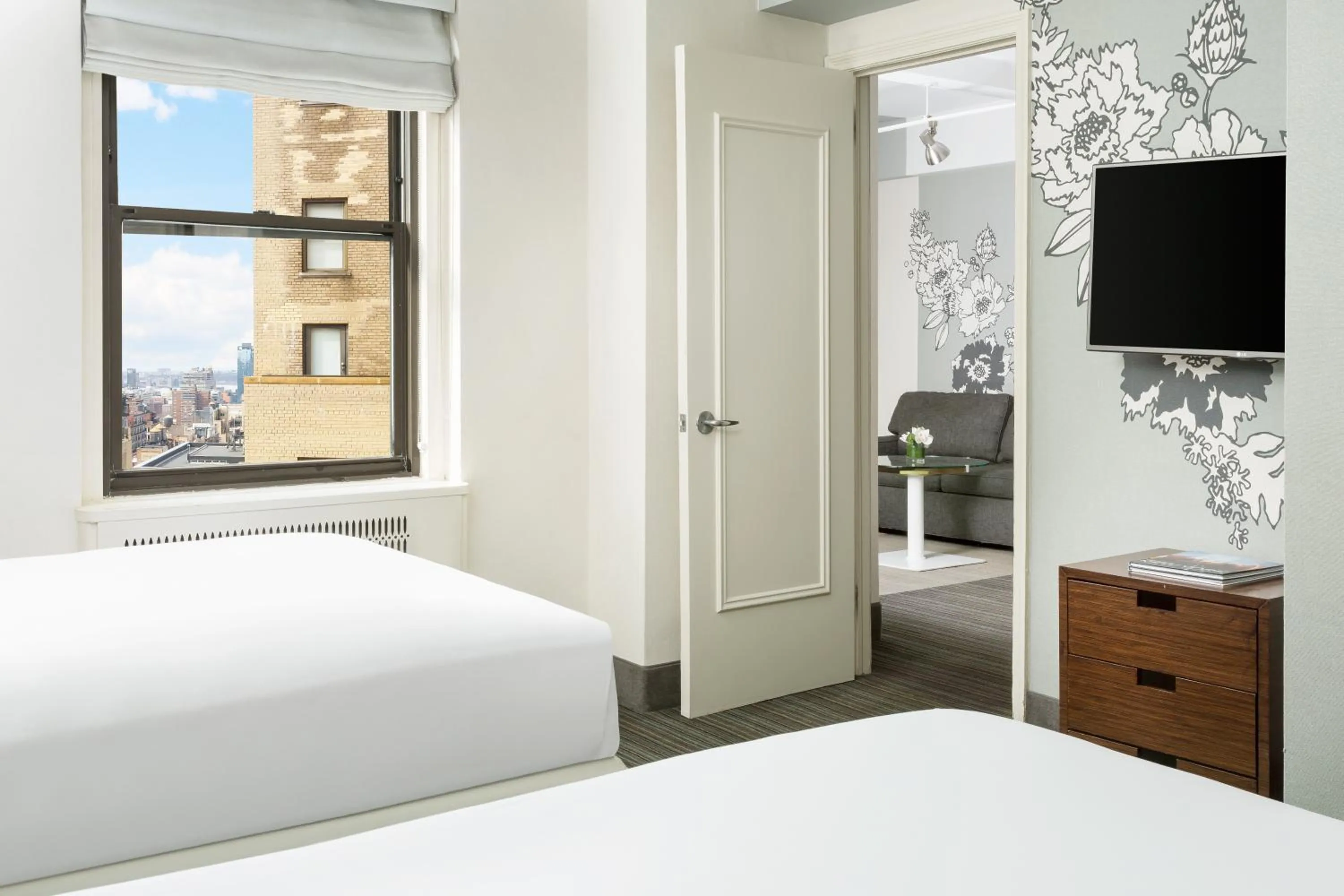 Photo of the whole room, TV/Entertainment Center in Manhattan NYC-an Affinia Hotel