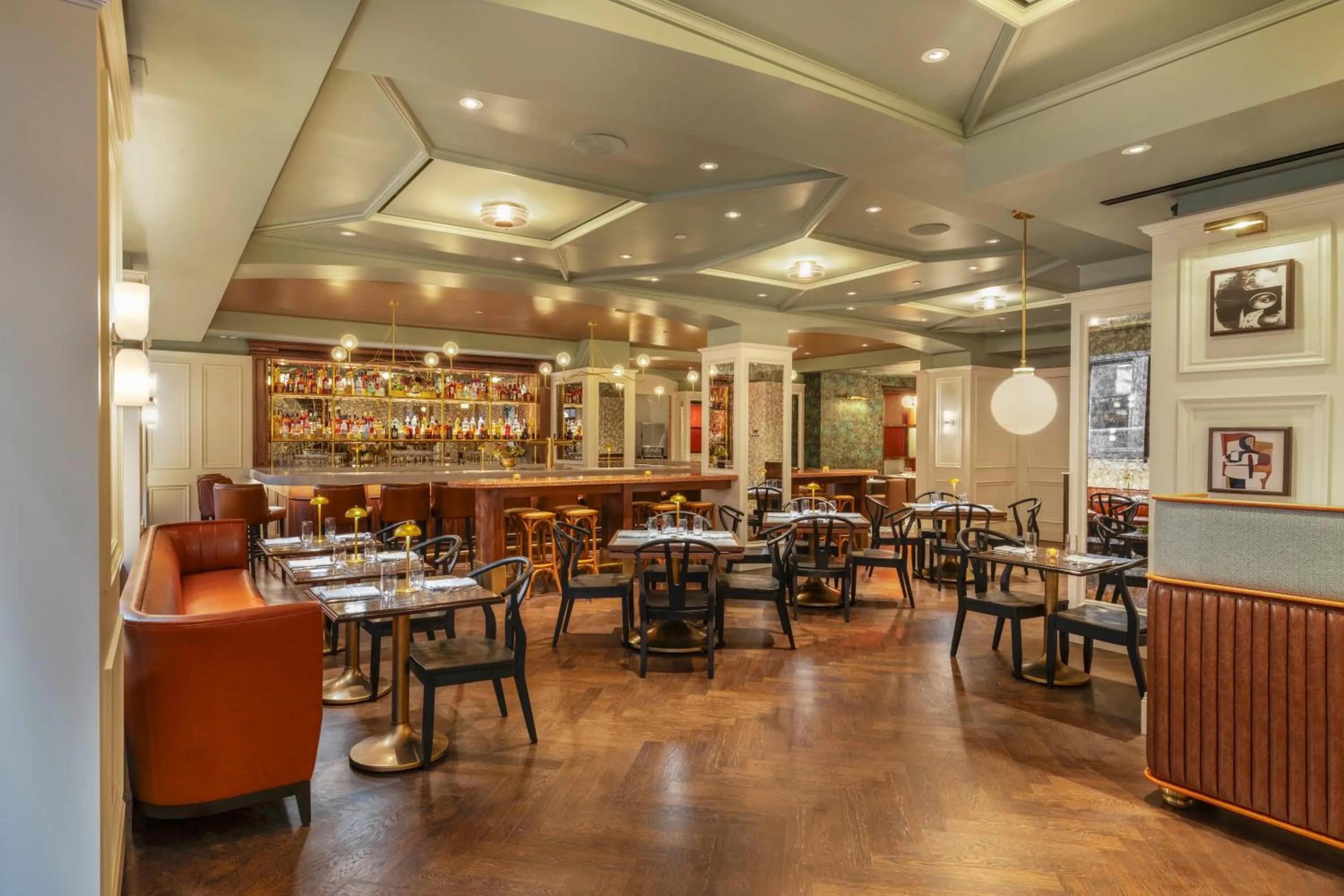 Restaurant/places to eat in The Benjamin Royal Sonesta New York