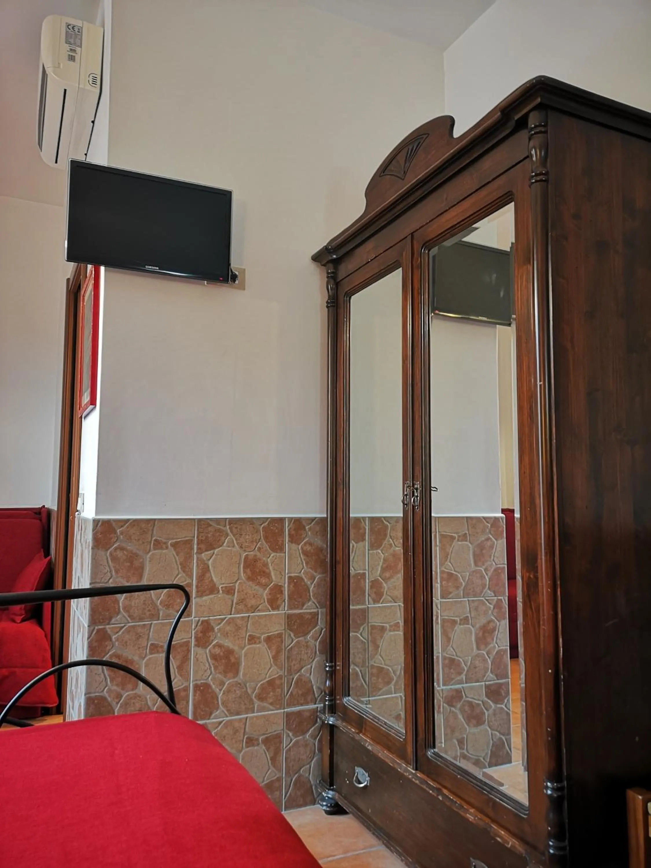 TV and multimedia, Bed in Vecchia Roma Resort