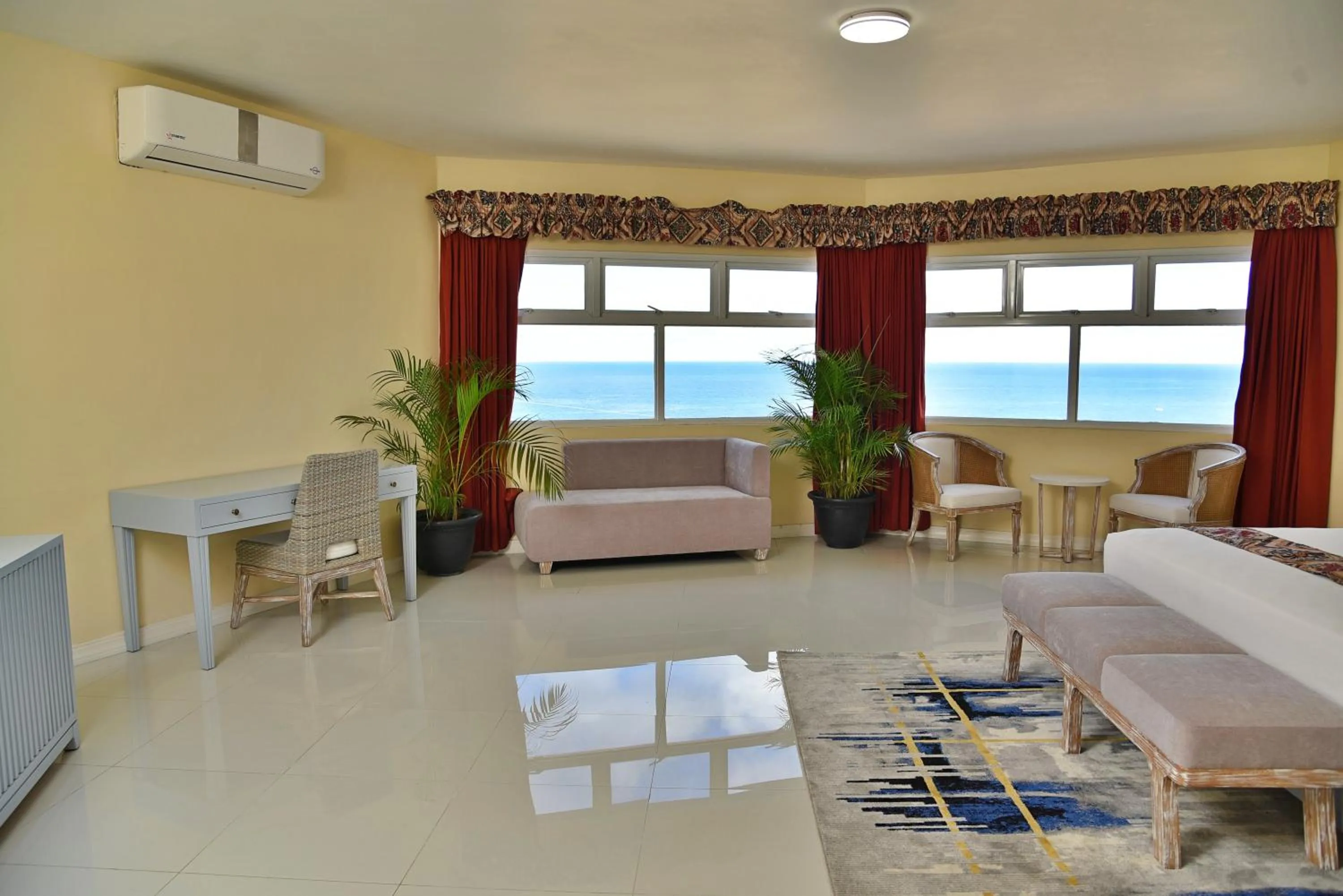 Bed in Hotel Grand A View