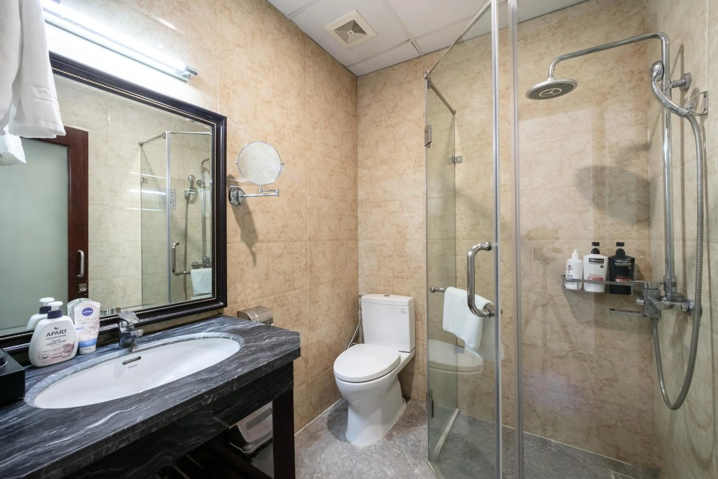 Shower in A25 Hotel - 63A Phương Liệt