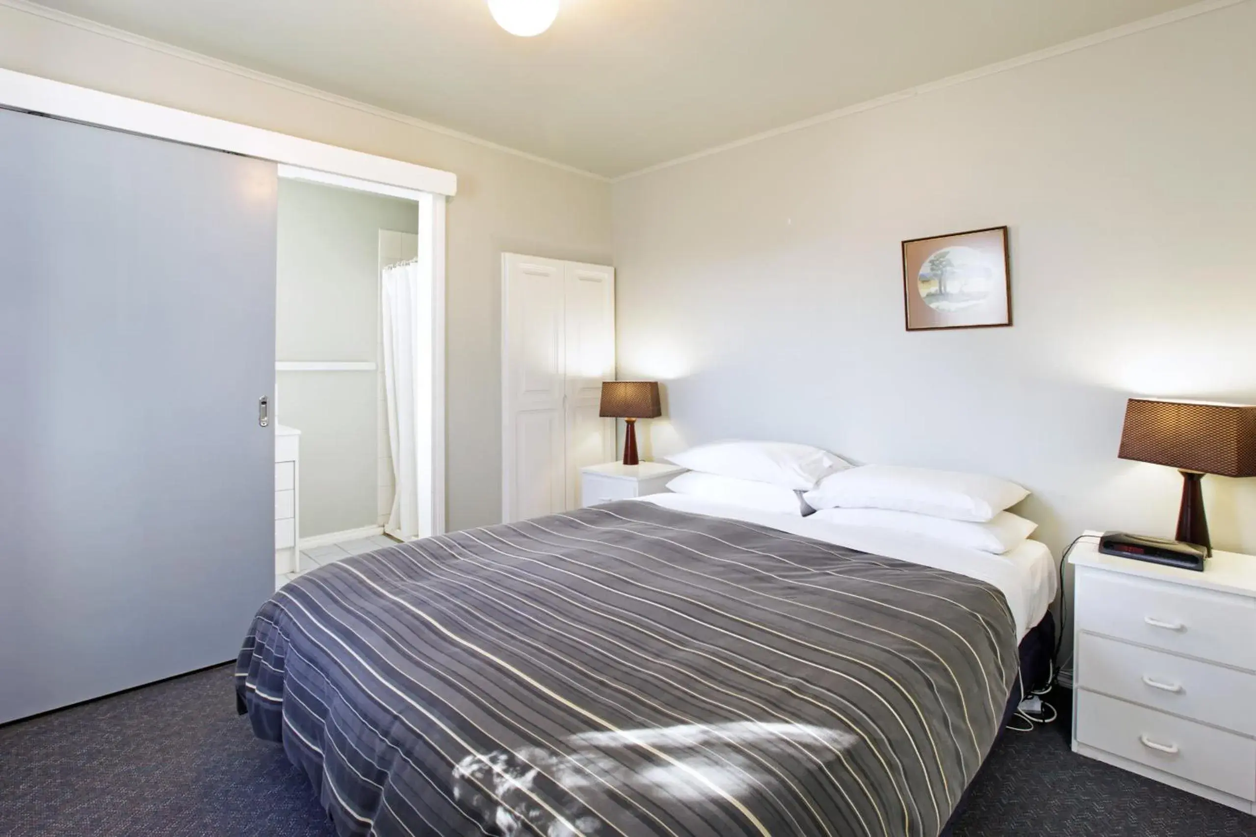One-Bedroom Cabin in Otways Tourist Park One-Bedroom Cabin in Otways Tourist Park