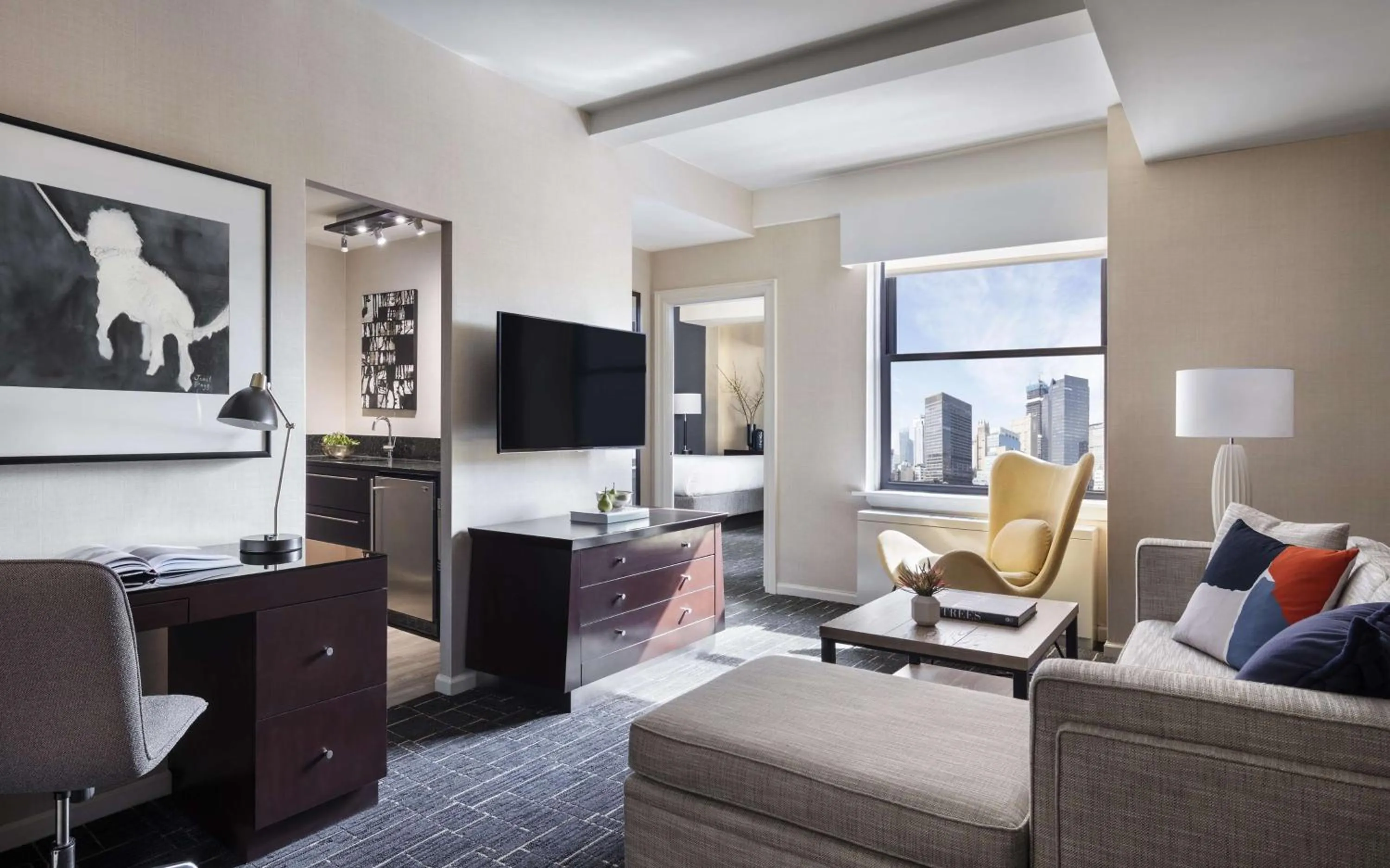 Living room in The Shelburne Sonesta New York