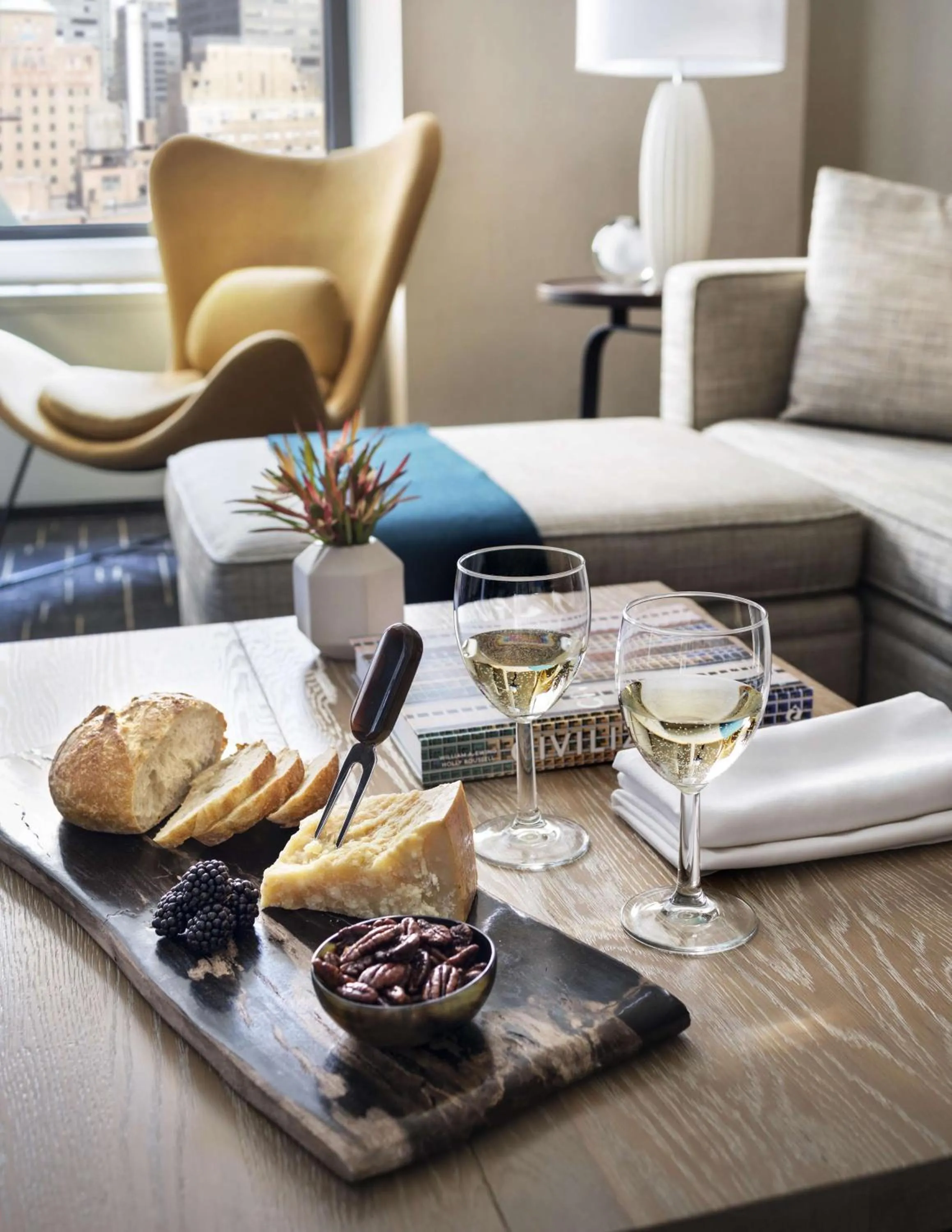 Living room in The Shelburne Sonesta New York