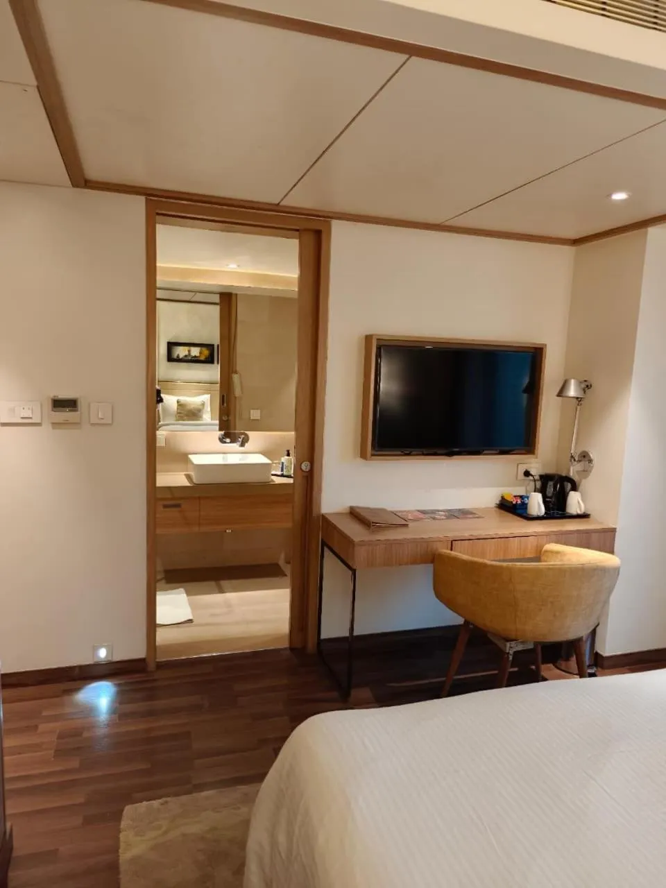 Bedroom, Bed in Royal Hometel Suites