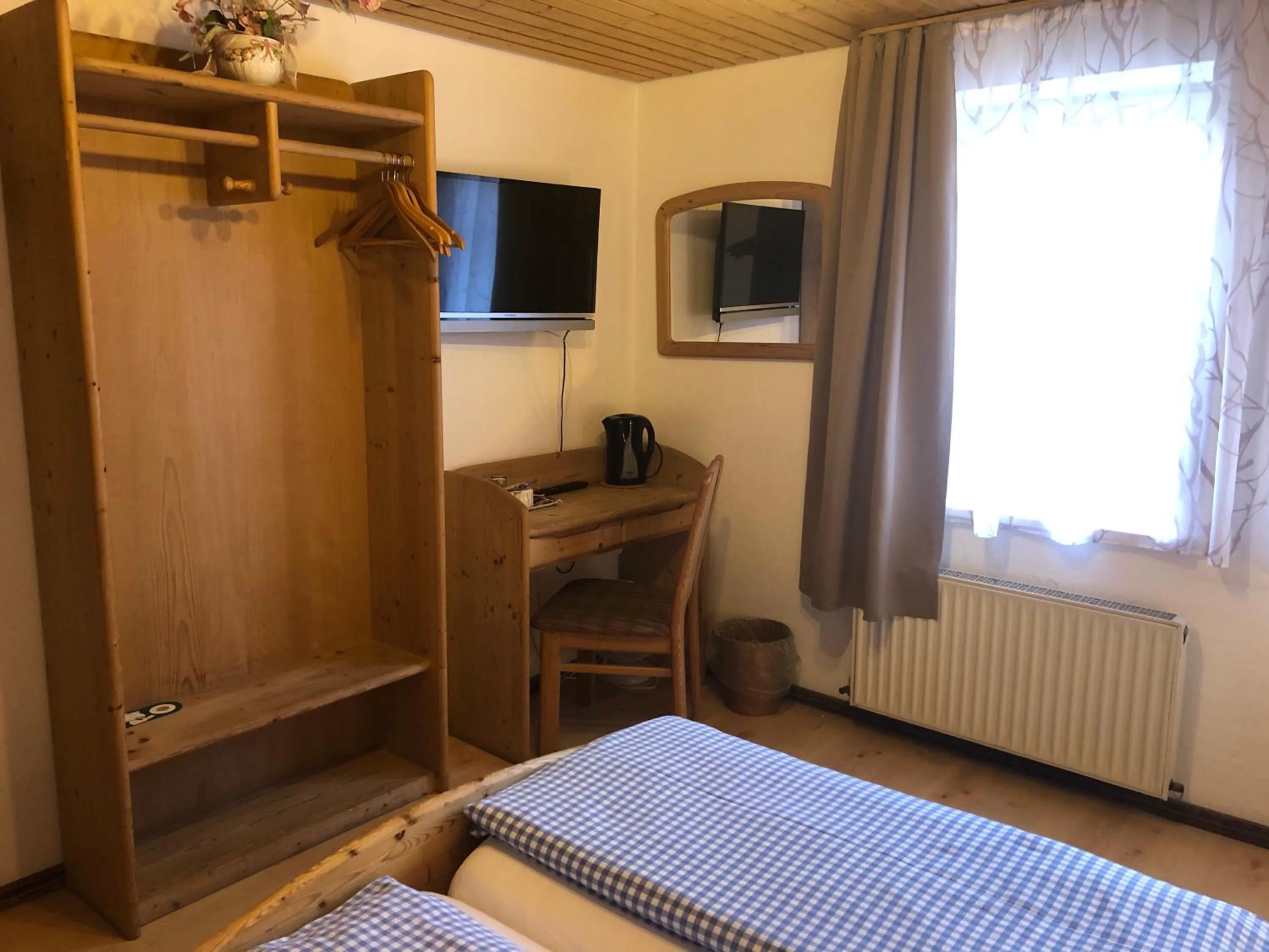 Photo of the whole room, Bed in Hostaria del Castello