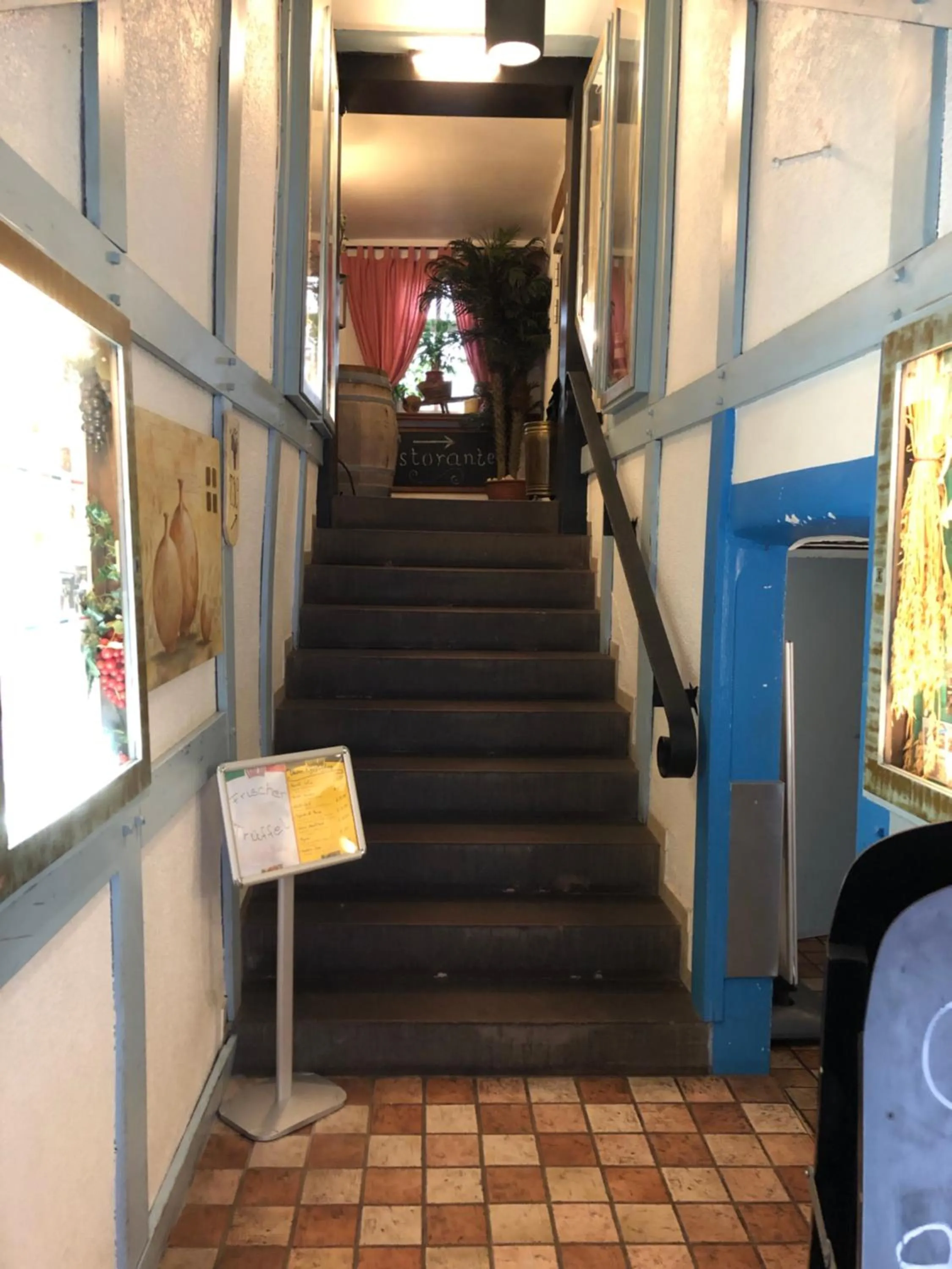 Facade/entrance in Hostaria del Castello